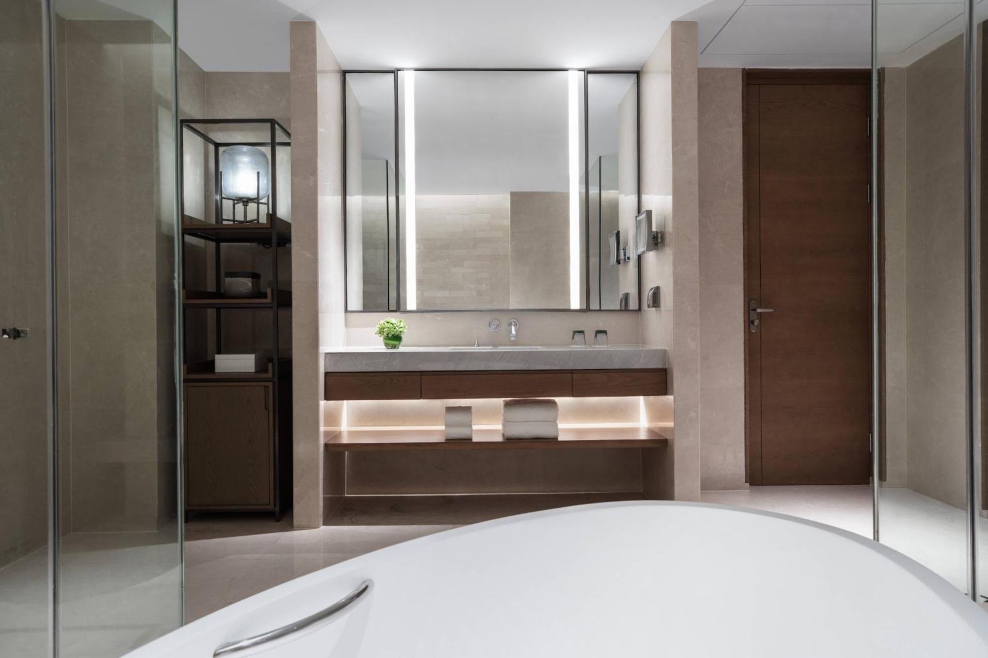 One-Bedroom King Suite with Balcony