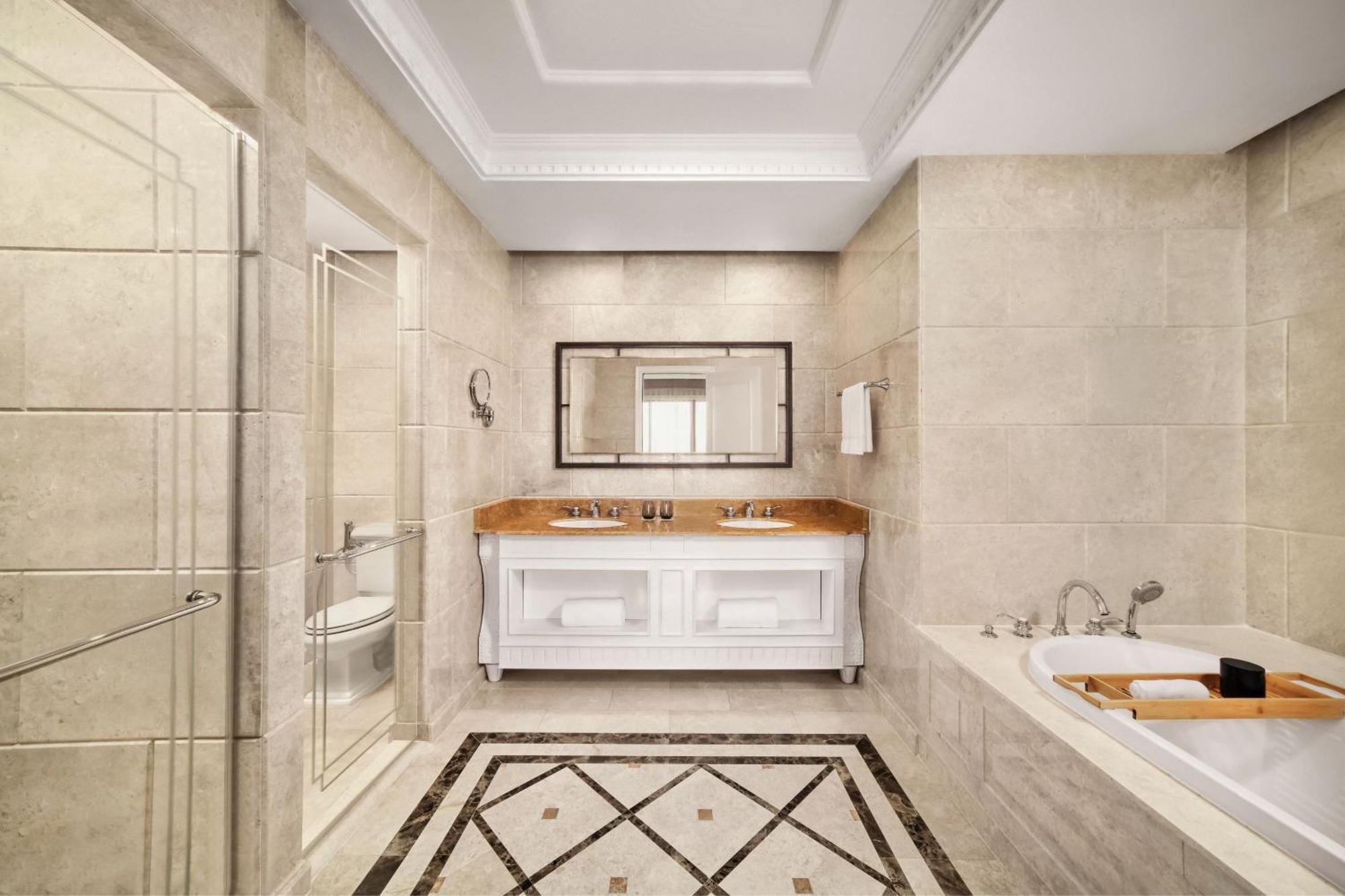 One-Bedroom Senior Suite with Garden View
