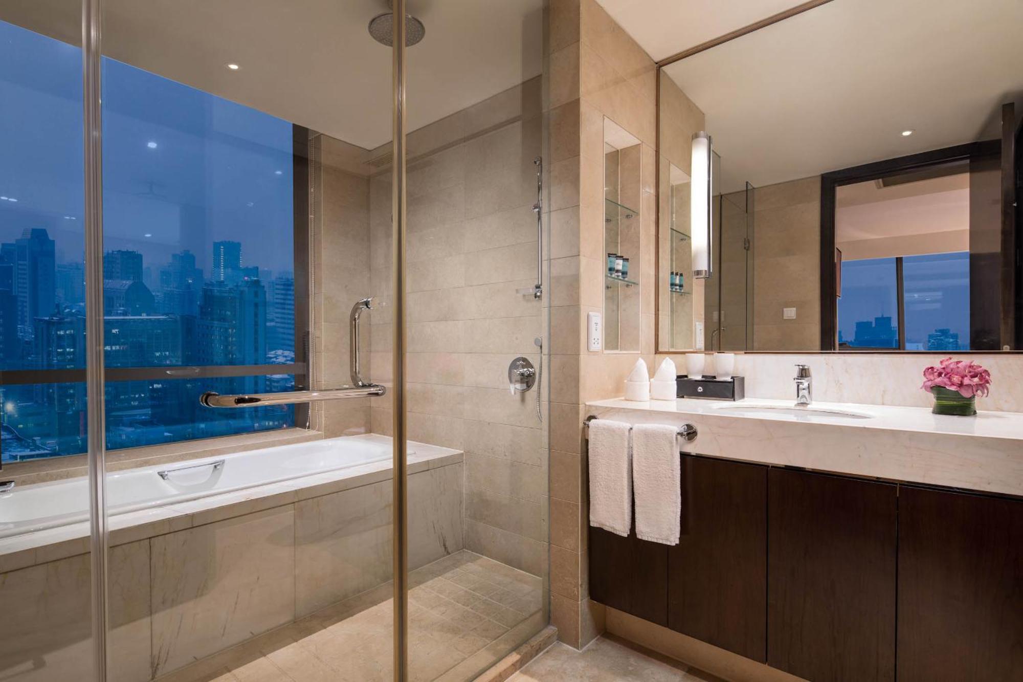 One Bedroom Executive Suite with Twin Beds