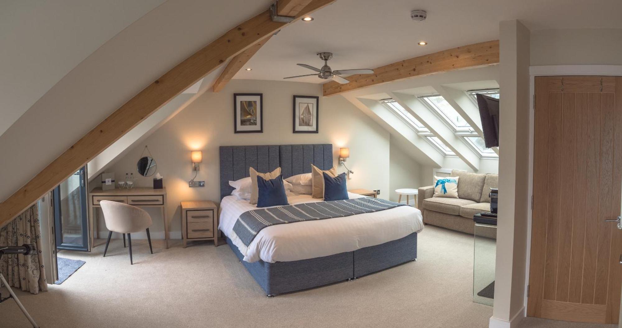 Deluxe Double or Twin Room with Balcony