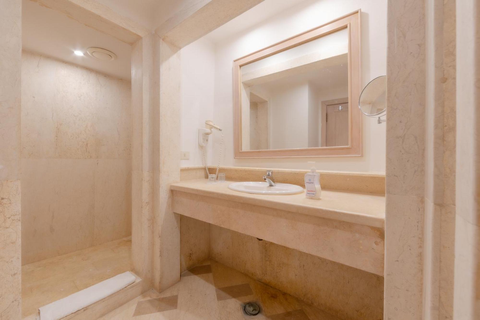 Standard Double Room,1556251783:JPEG