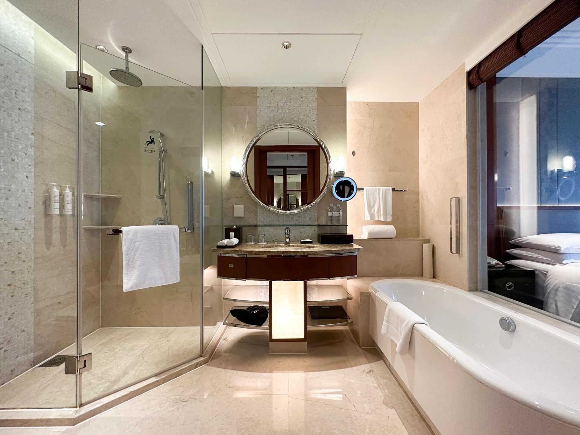 Executive Bund View King Room