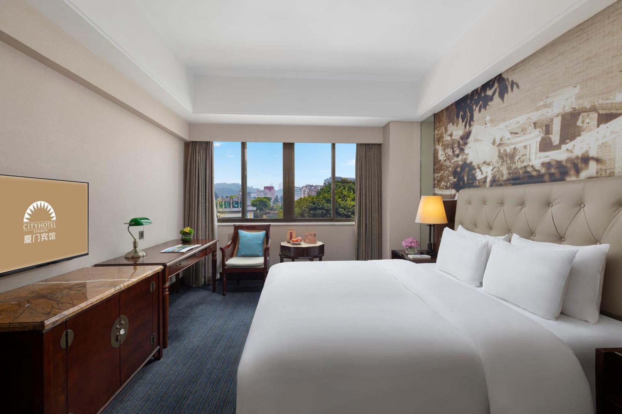 Deluxe King-Size Room
