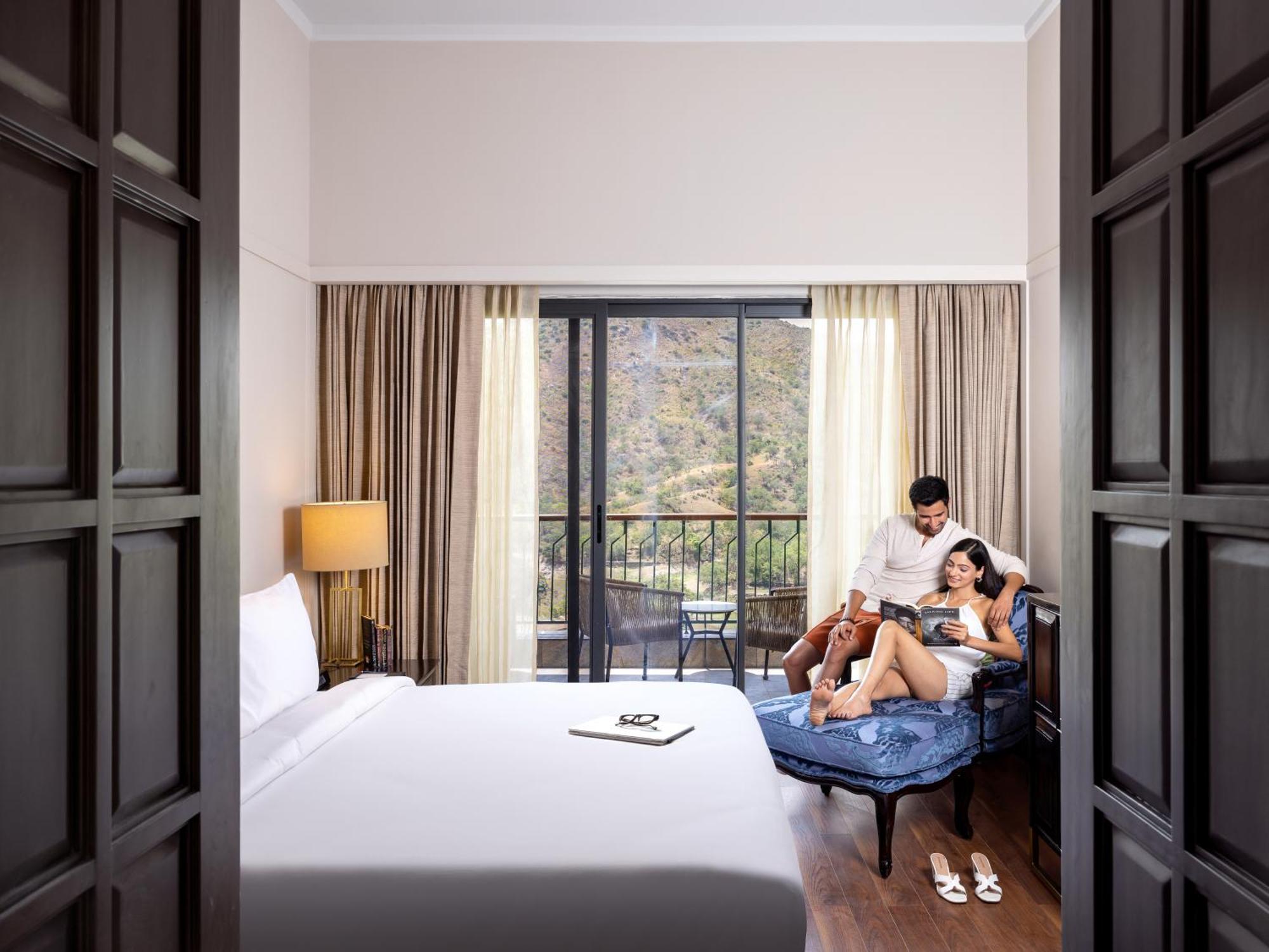One-Bedroom Suiten with Balcony | 15% Off Spa + Happy Hours 1+1 | Early Check-in/Late Check-out (Subject to Availability)