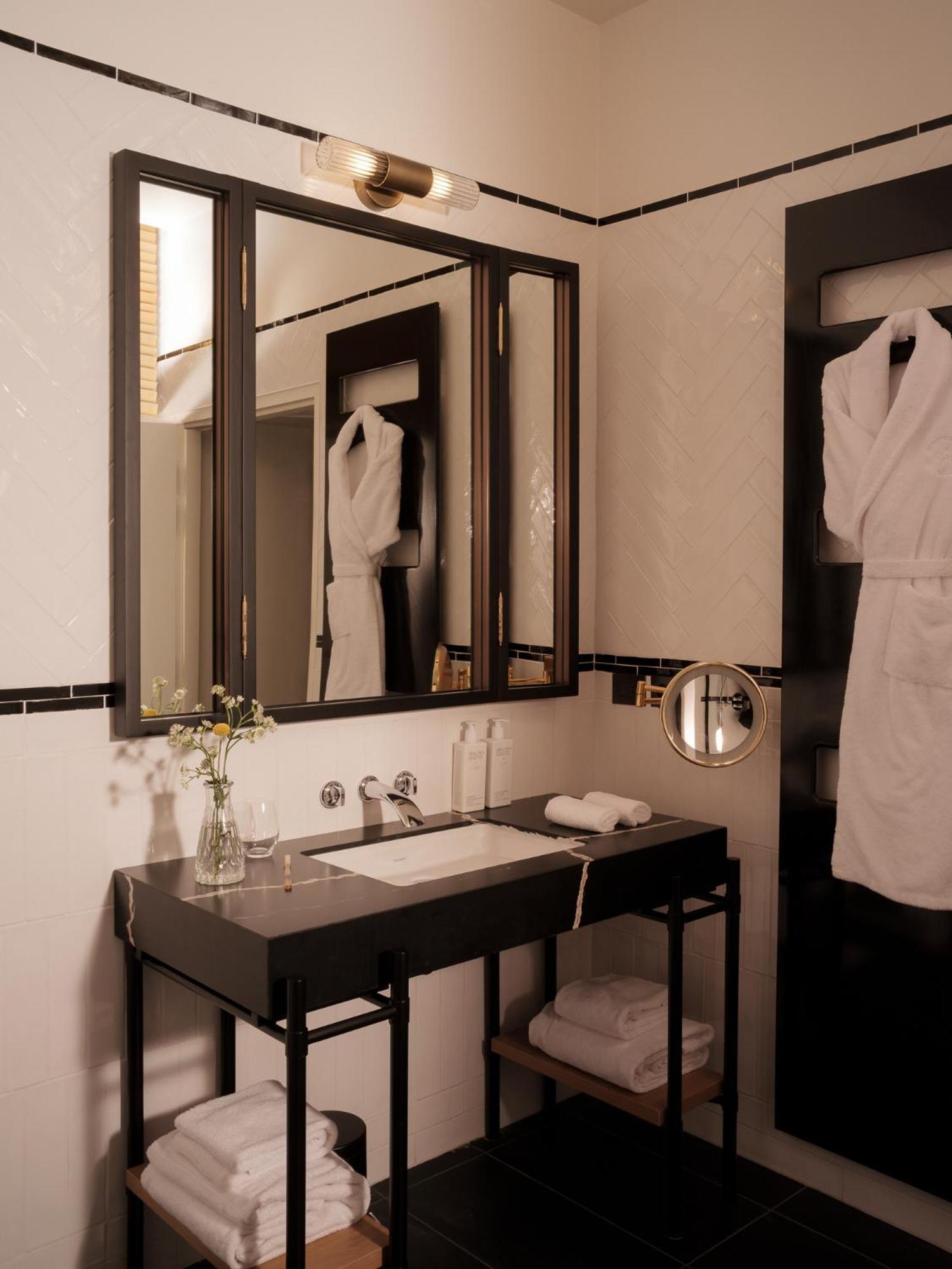 Prestige Room