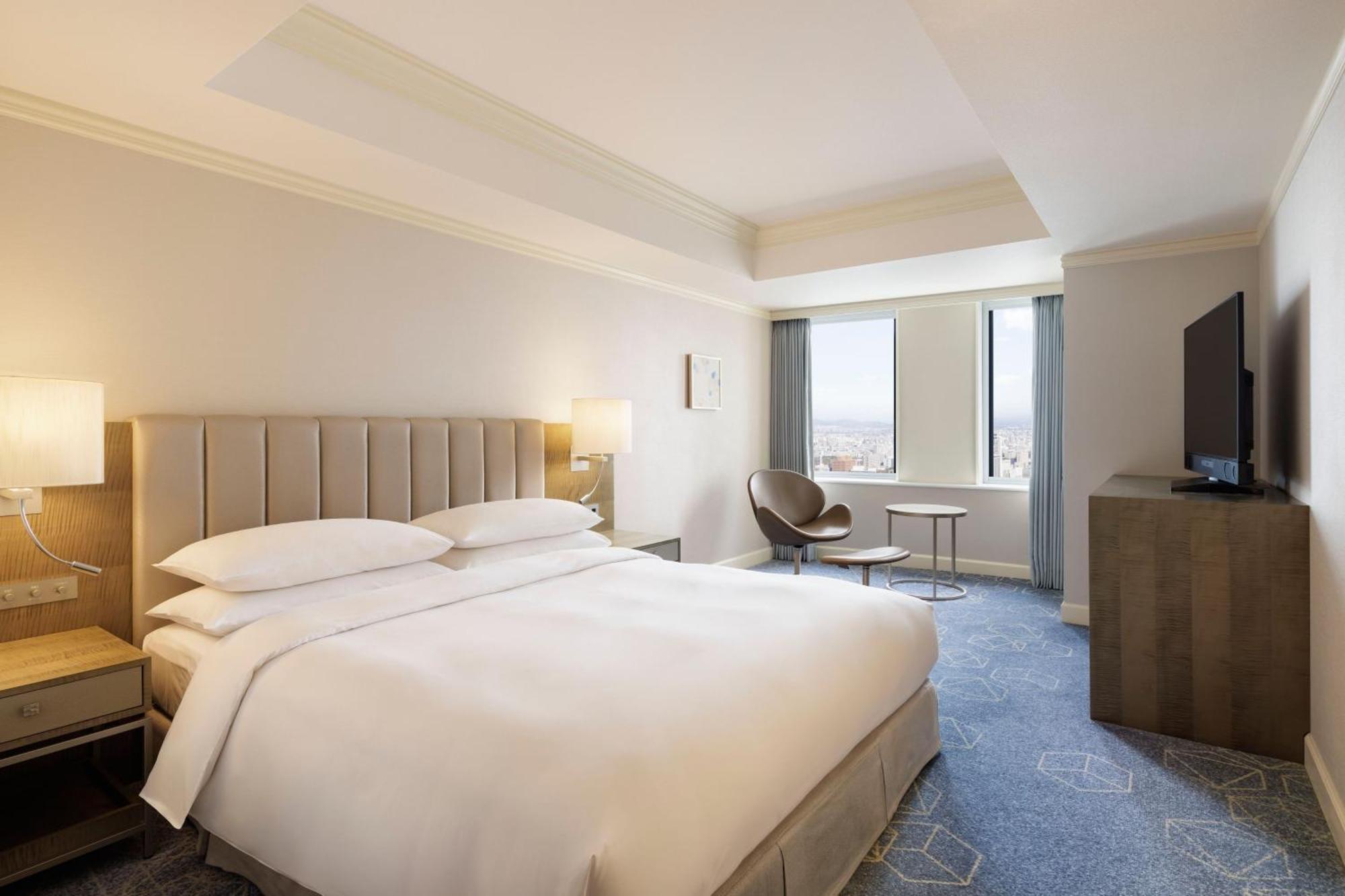 Standard Queen Room - Concierge Level
