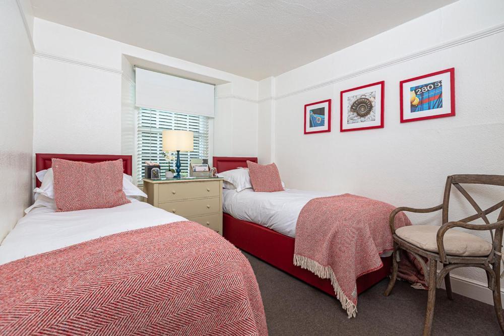 Two-Bedroom Suite,1563376810:JPEG