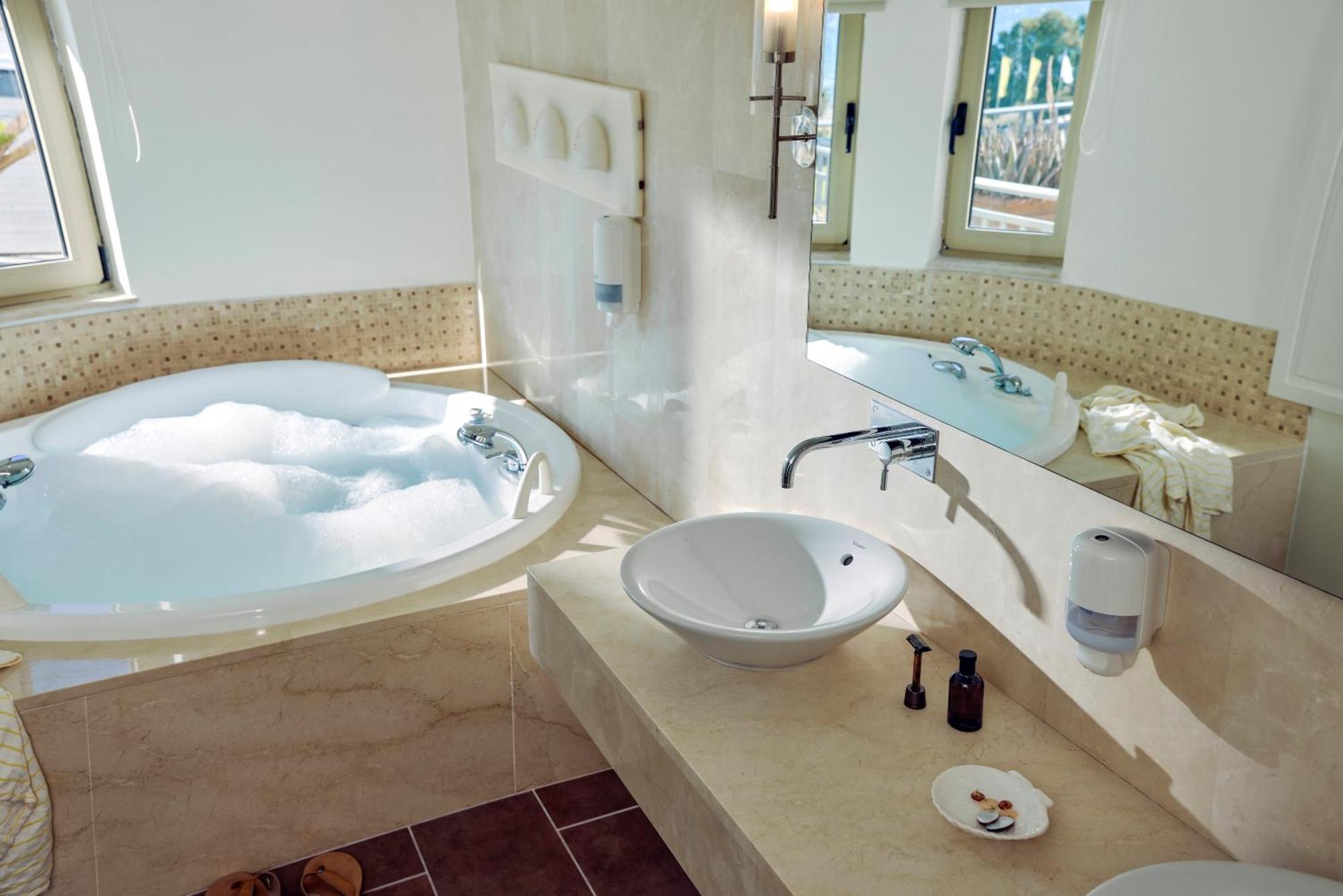 Presidential Suite,1566948932:JPEG