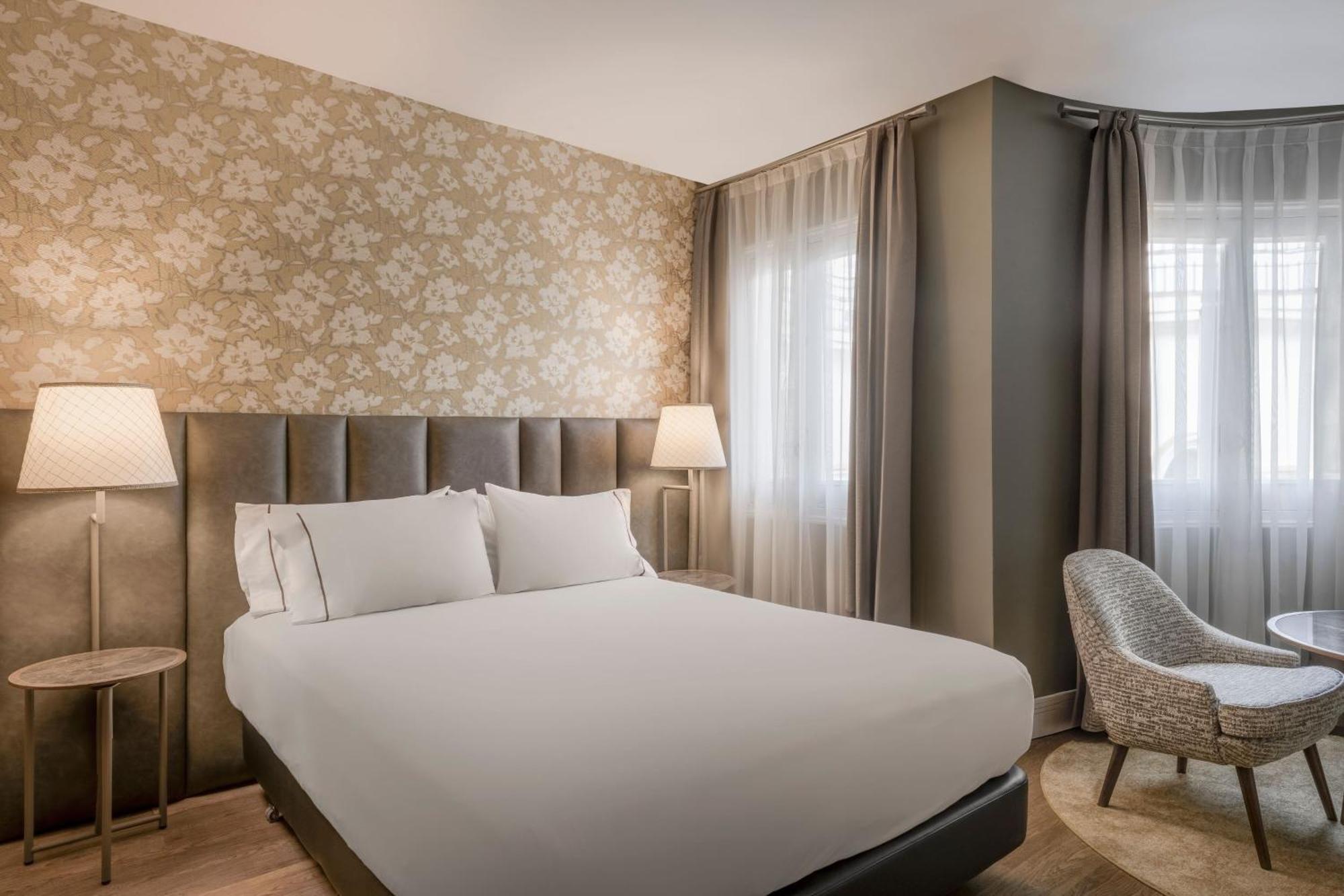 Deluxe Queen, Guest room, 1 Queen