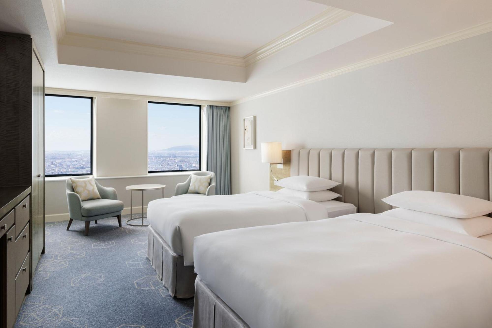 Standard Twin Room with City View