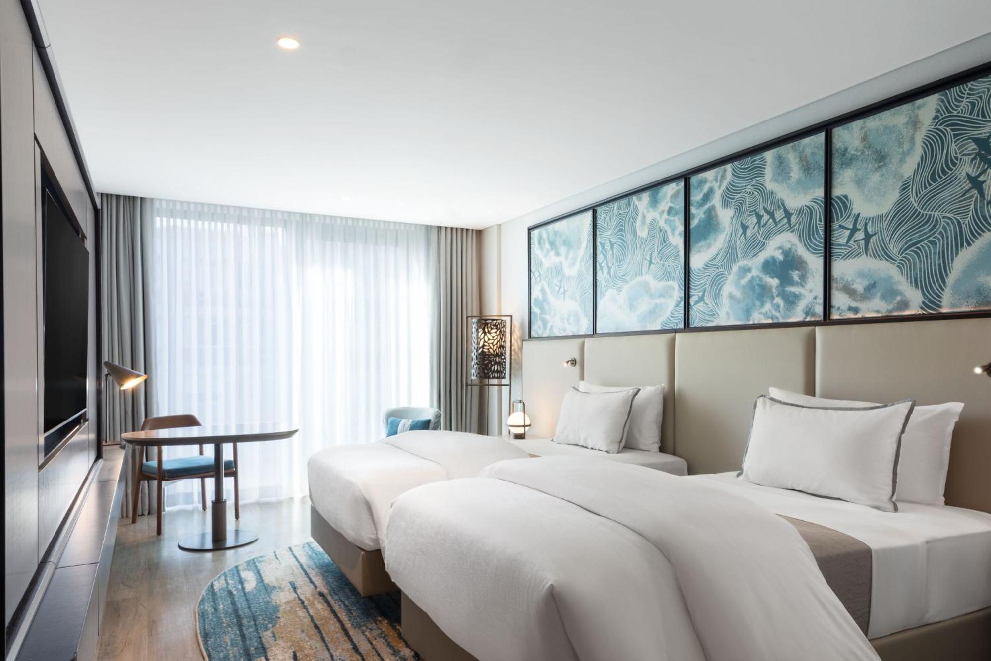 Deluxe Twin Room with City View