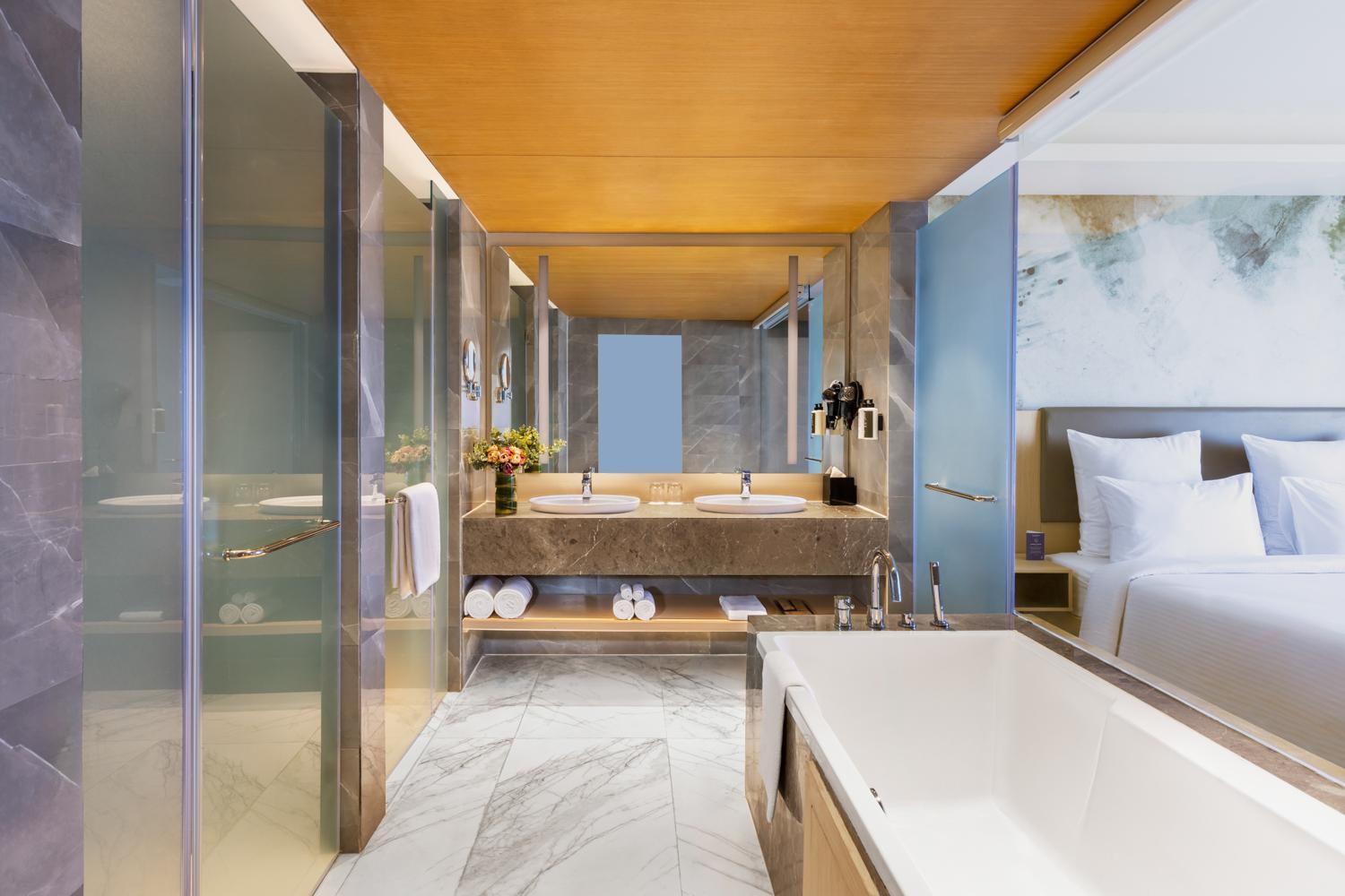 Executive Suite with One Double Bed - Non Smoking/City Side: Unlimited premium brands (6 to 8 PM) daily *, 1+1 on drinks (11 AM-7 PM), 15% Off on SPA, 15% off on Food and Soft Beverages, Free Gaming Zone access, Complimentary coffee&Tea (6AM-8 PM),1577282243:JPEG