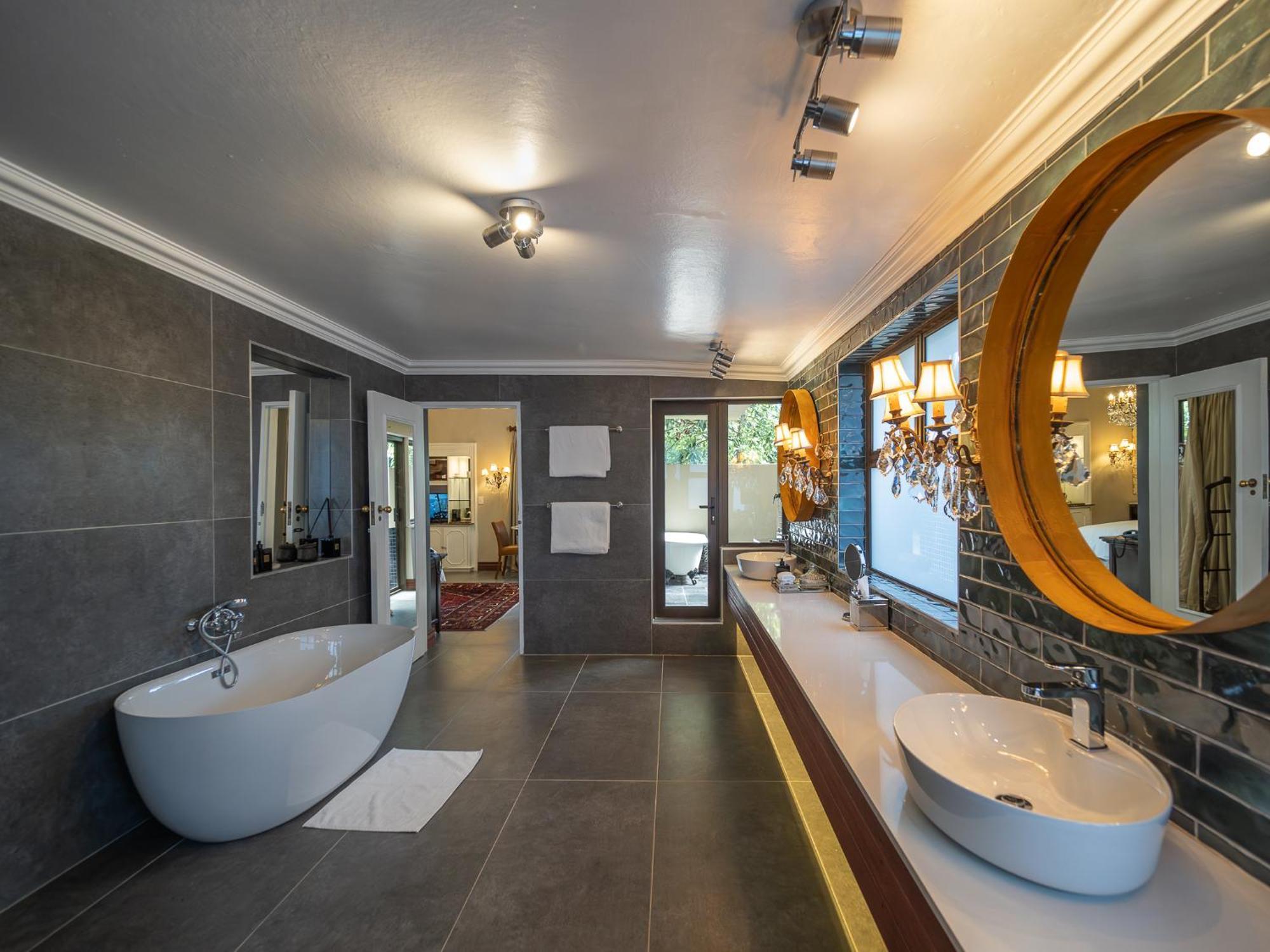 Luxury Suite with No Jacuzzi,1580179148:JPEG