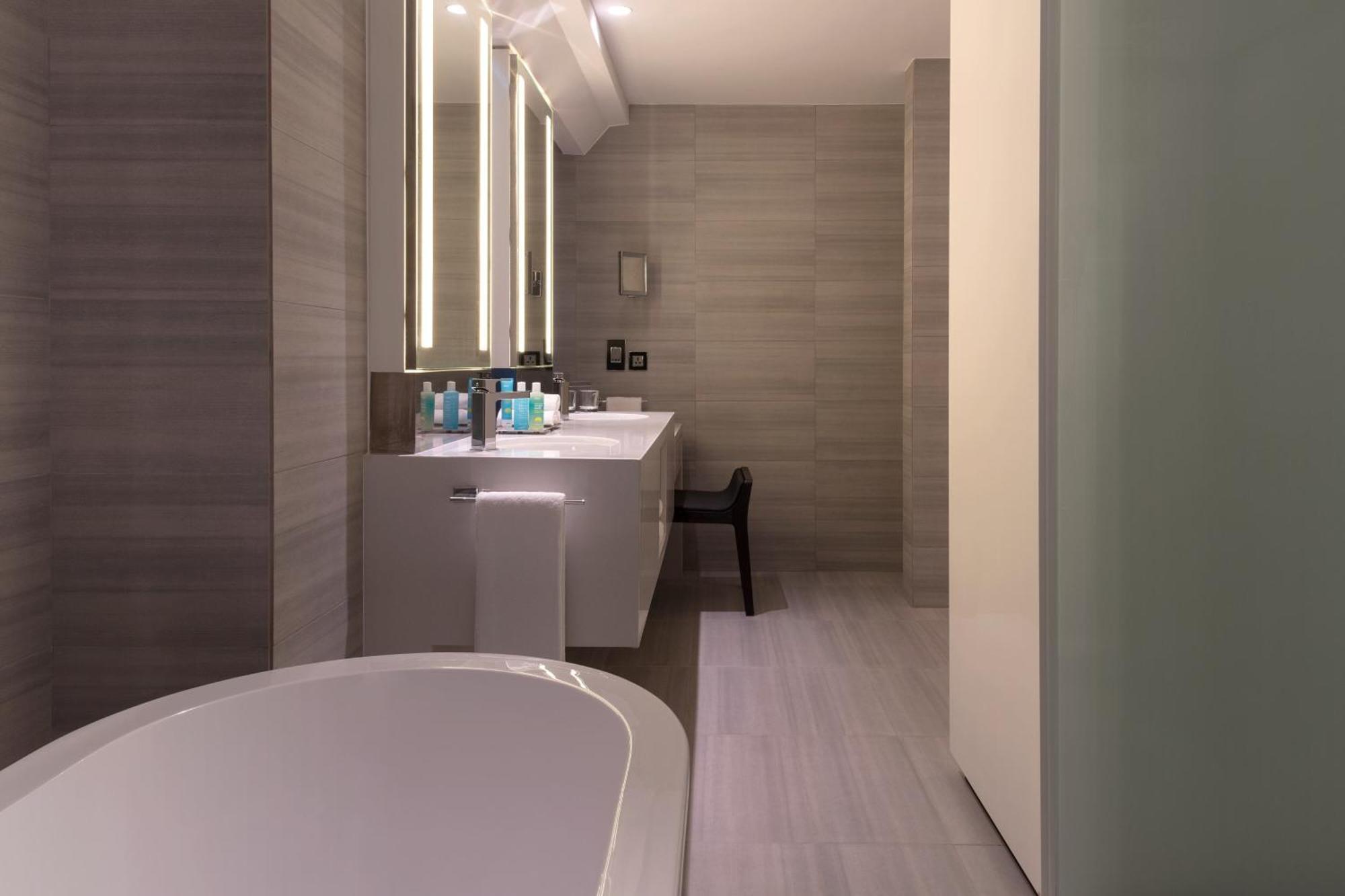 Premier Suite, 1 King Bed