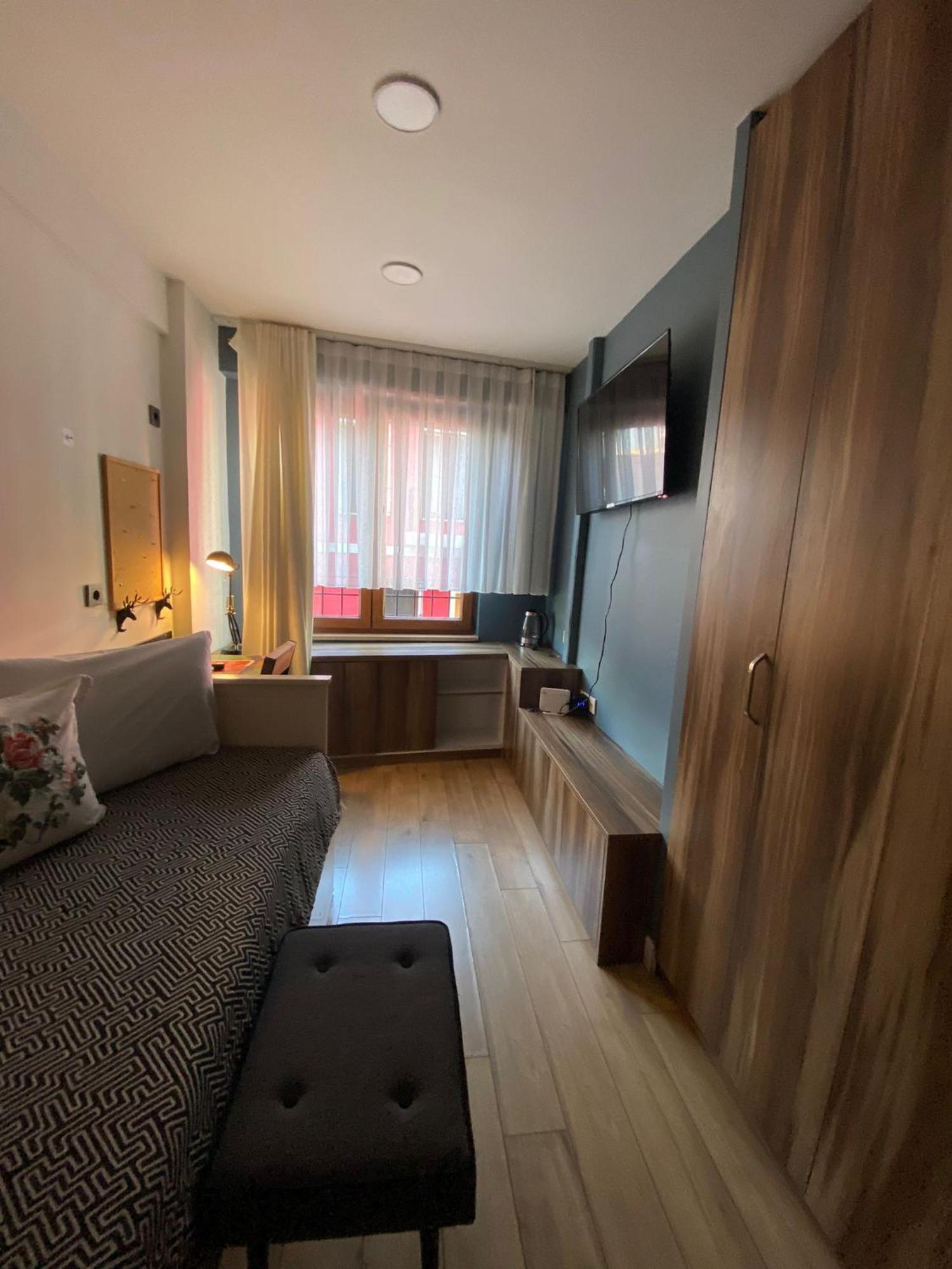 Small Single Room,1632264106:JPEG
