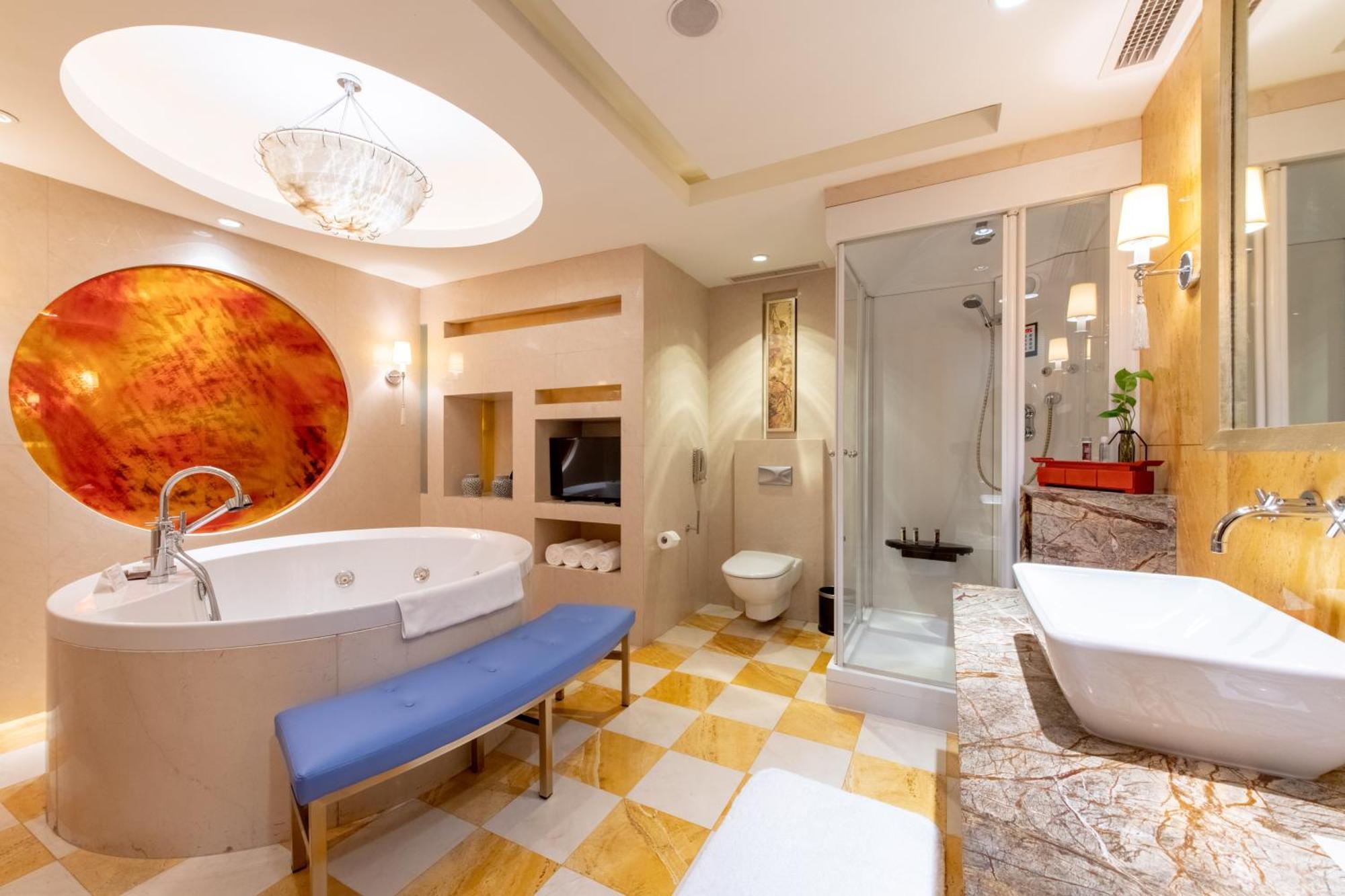 Presidential Suite