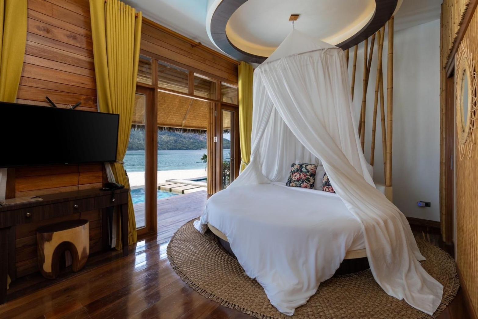 Villa - Beach Front