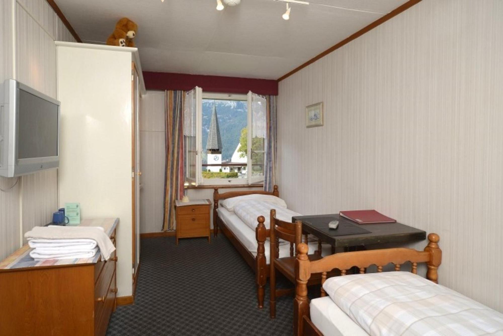 Twin Room,1555263136:JPEG