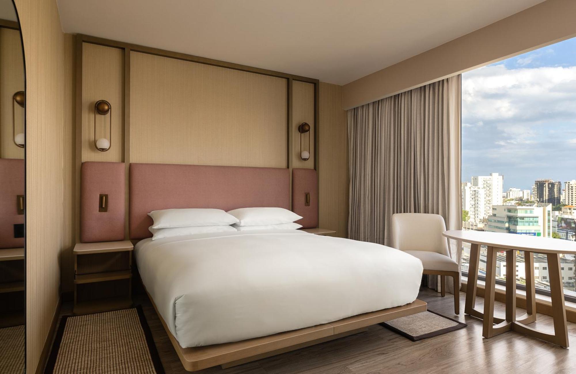 Deluxe Queen Room