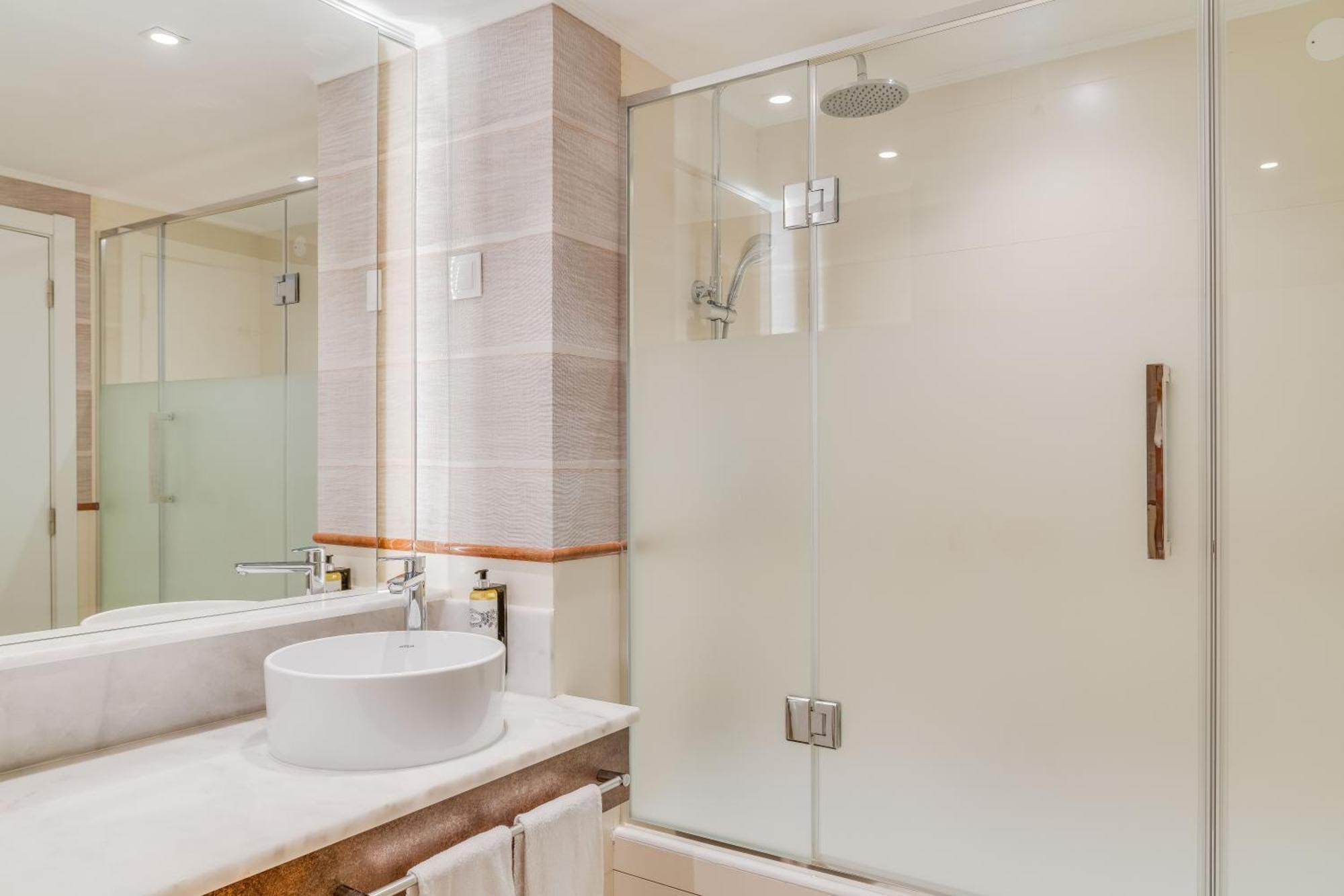 Double or Twin Room with Sea View (2 Adults + 1 Child)