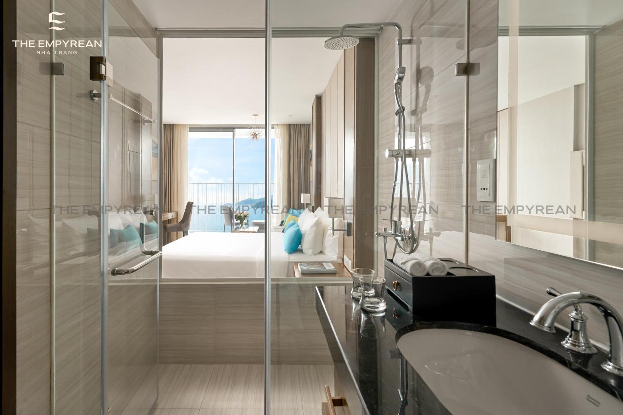 Deluxe Double Room with Balcony and Sea View