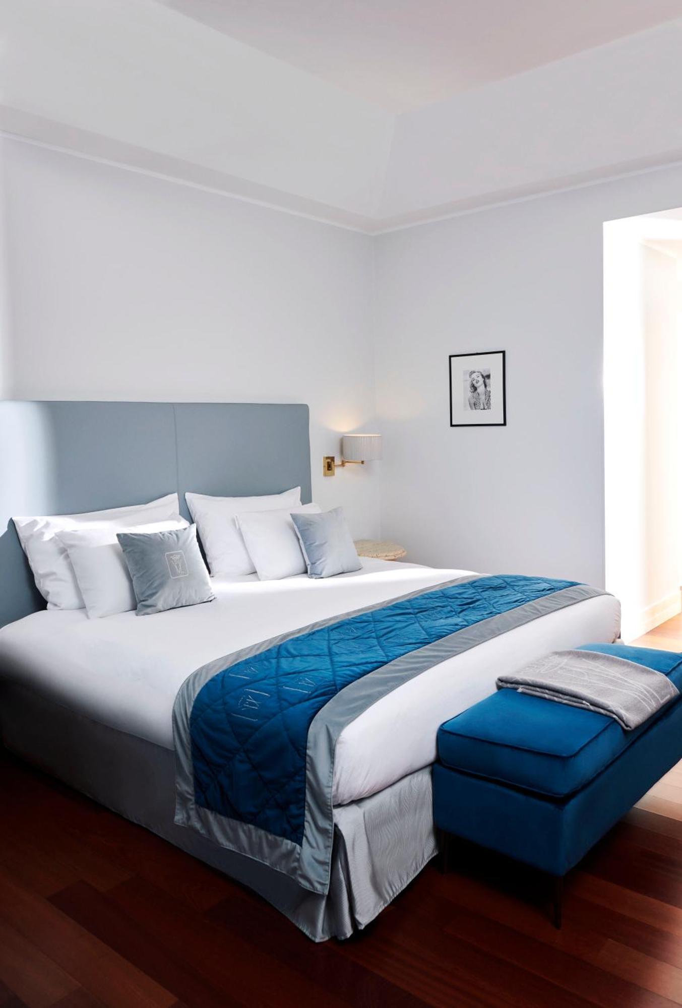 Panorama One Bedroom Suite with Balcony