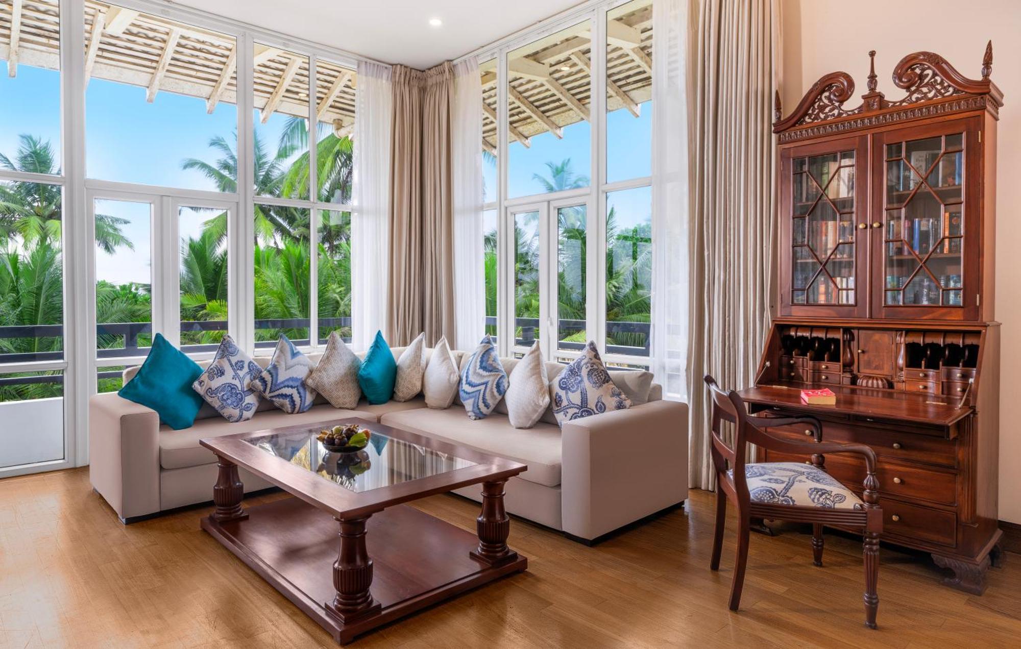 Luxury Suite with Poster Bed - Personal Butler service | Guaranteed Early Check-in (Mon–Thu stays) | Free Laundry (2 items per stay) | Valid for stays until 31 July 2026