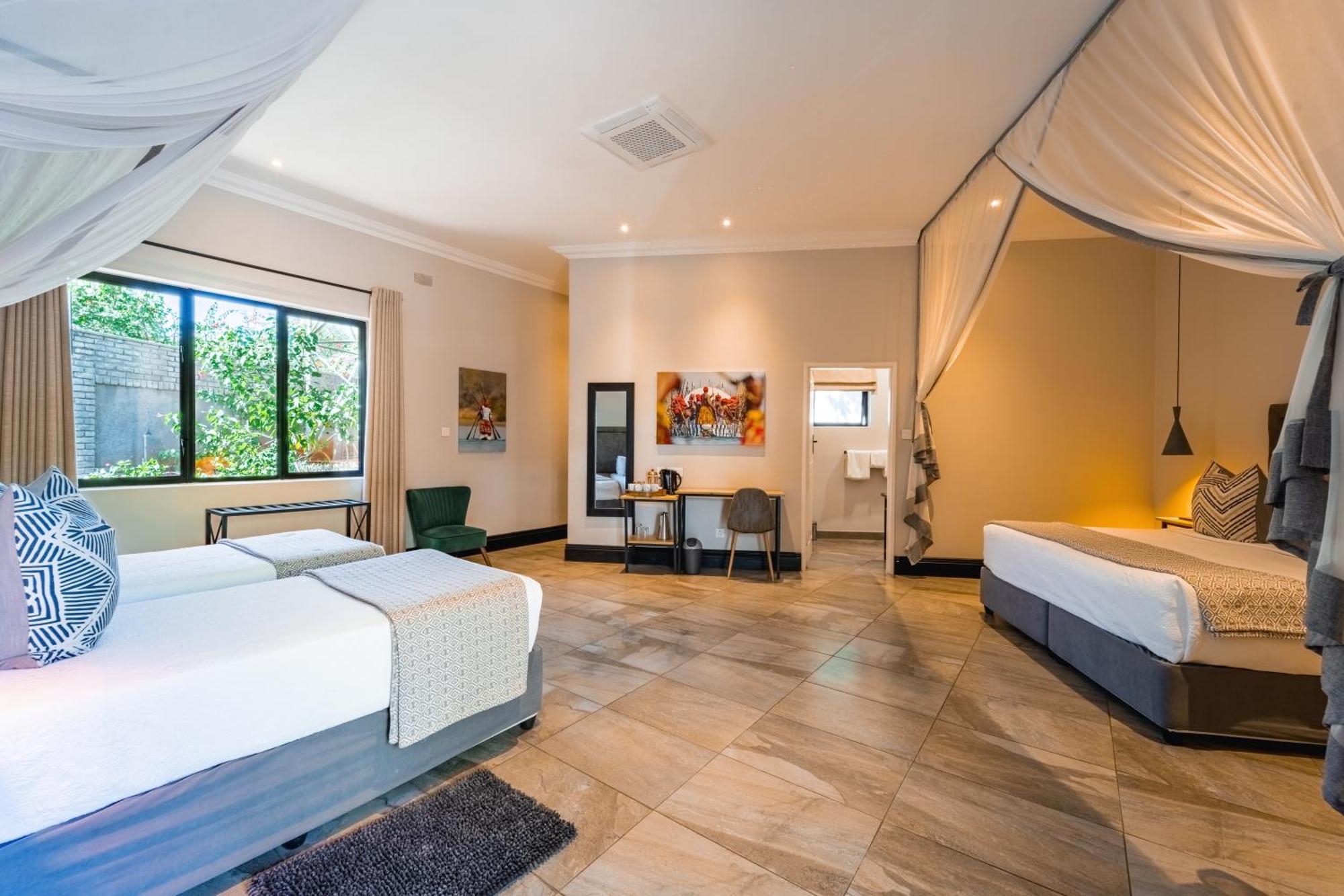 Family Room,1590523702:JPEG