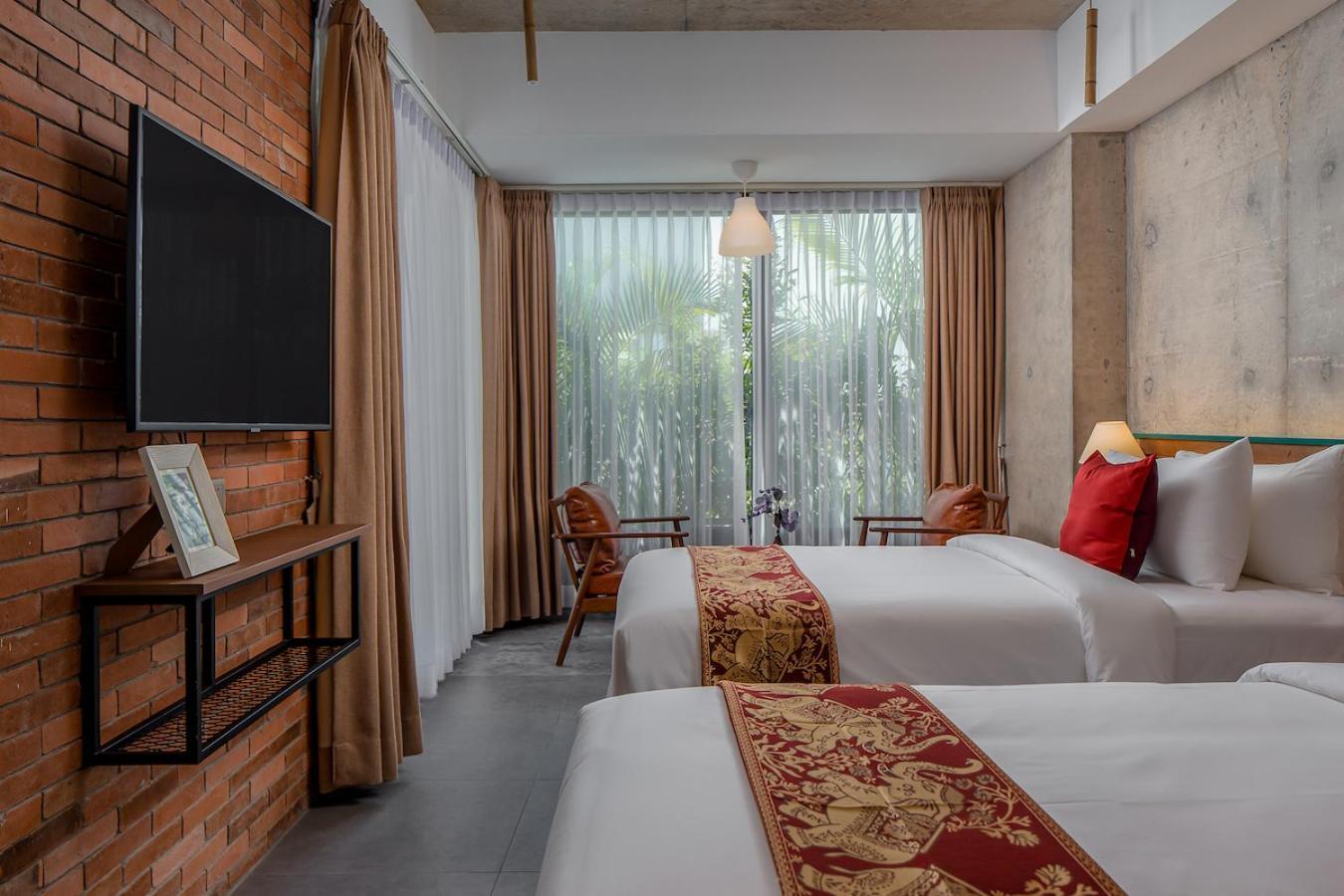 Standard Twin Room