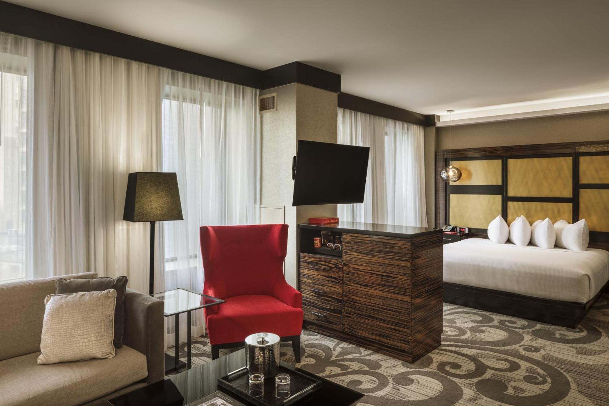 Premium King Guest Room with City View