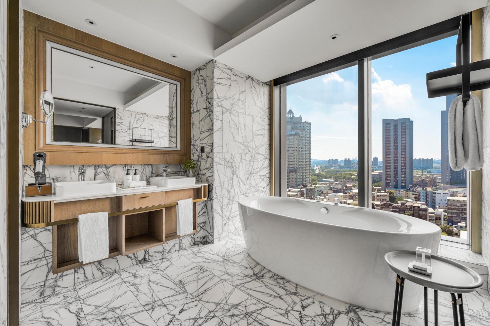 Premium King Room