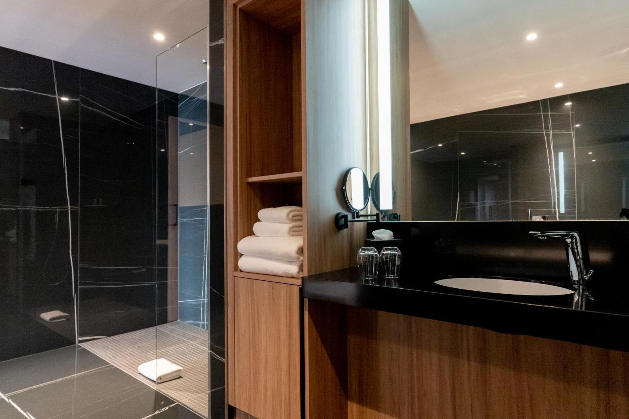 Prestige Room - Disability Access (Annex "Le Cube")