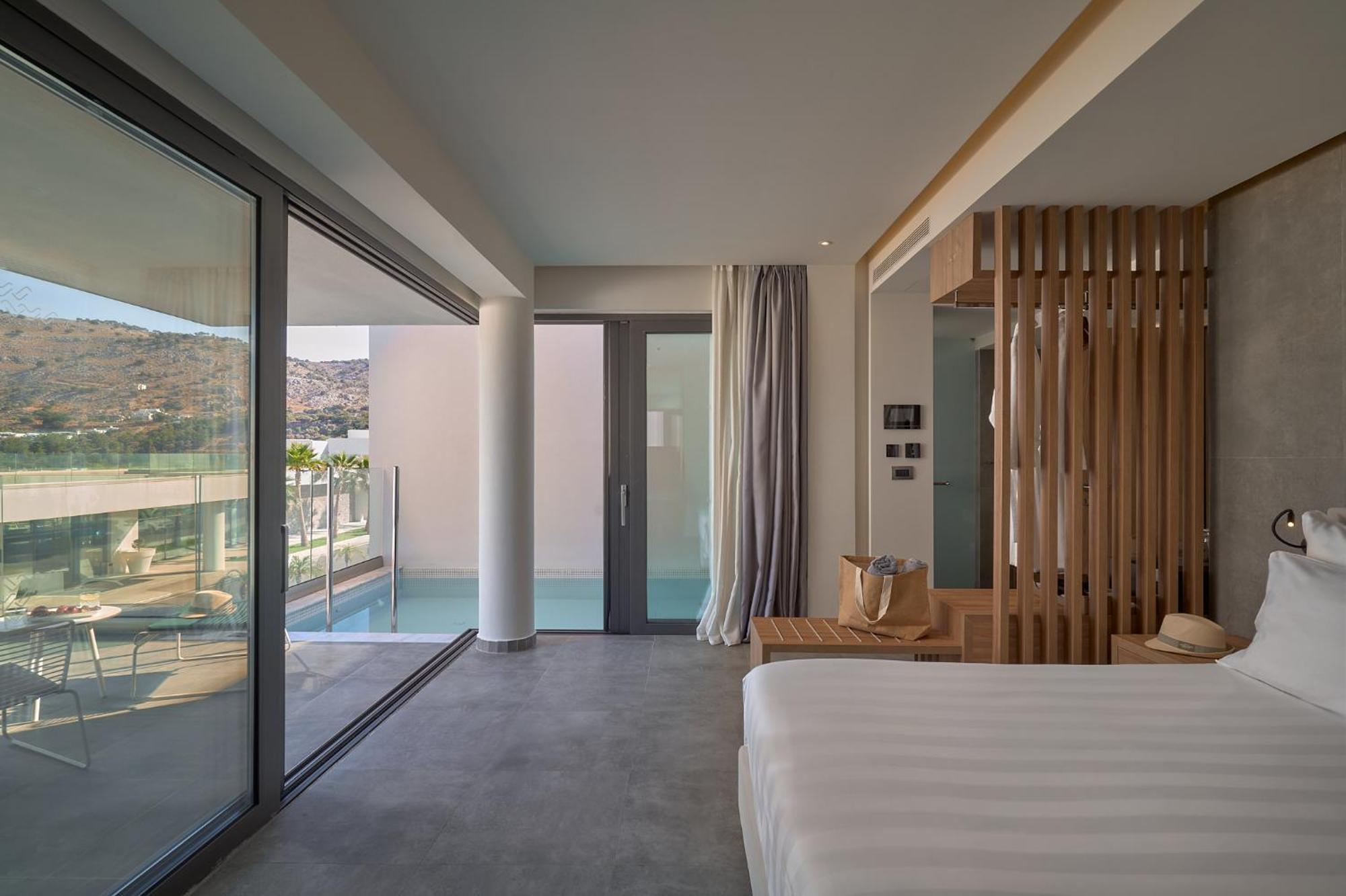 Promo Junior Suite with Private Pool & Inland View