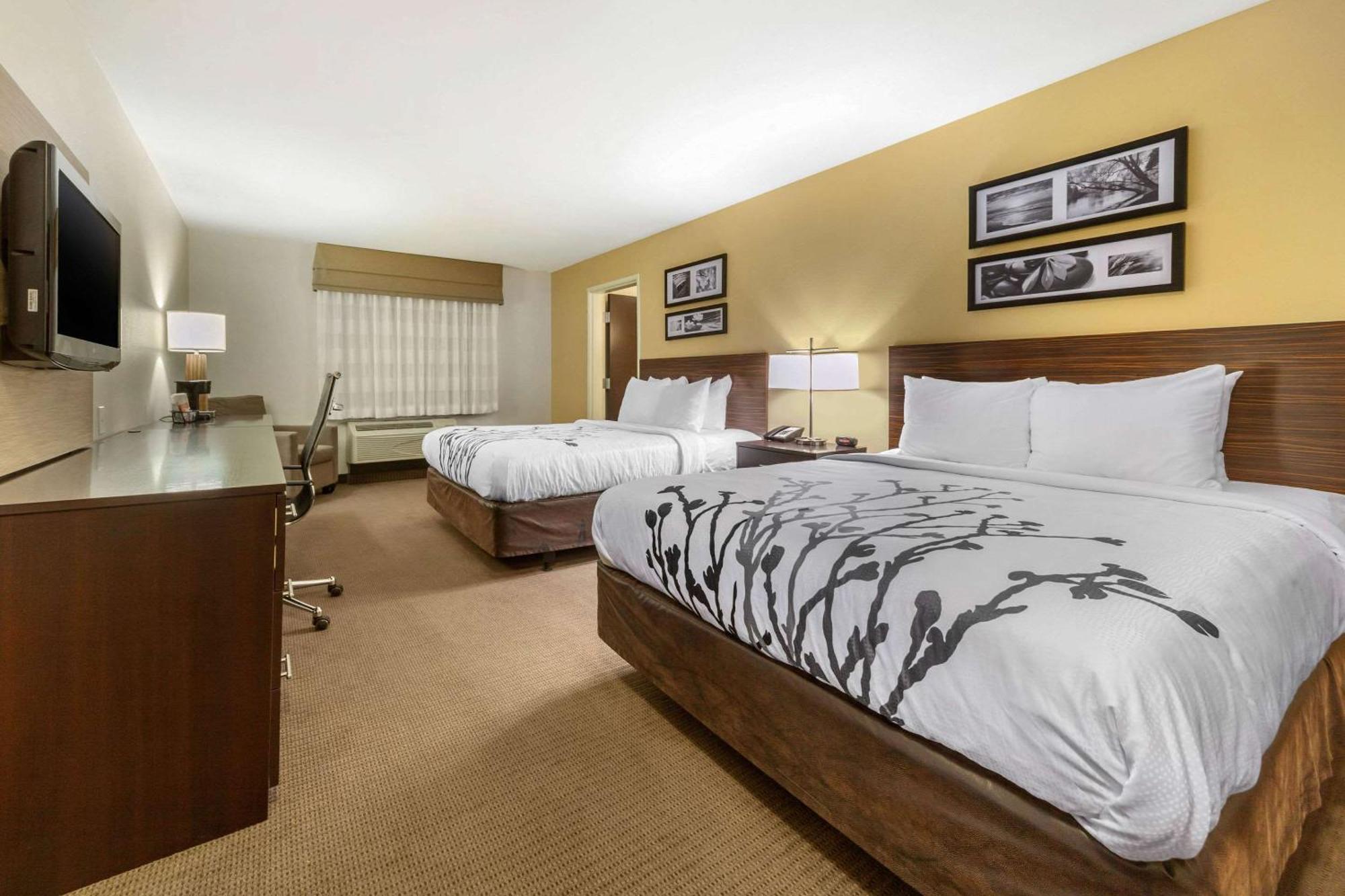 Queen Room with Two Queen Beds - Accessible/Non-Smoking