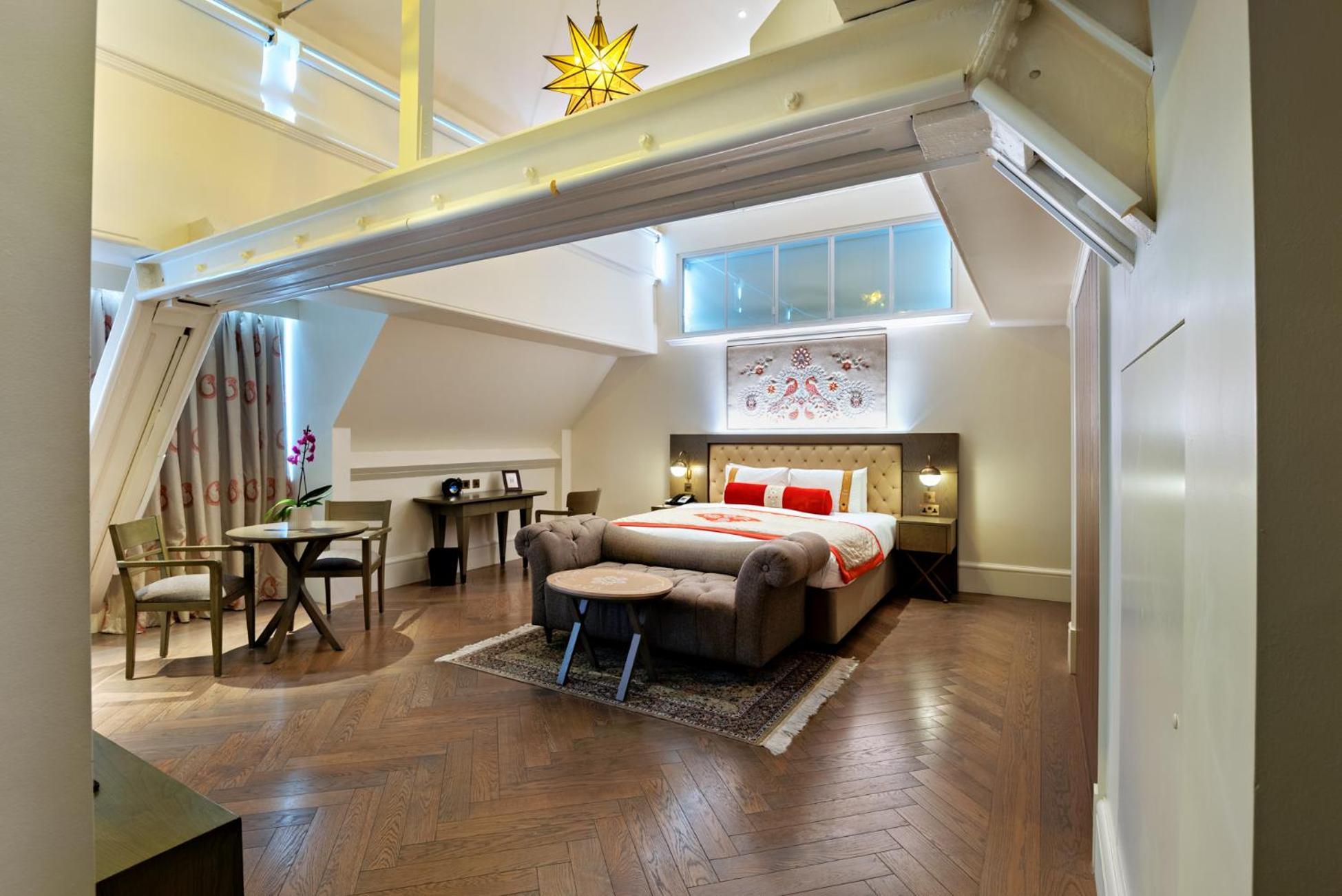 Lalit Suite,1596101538:JPEG