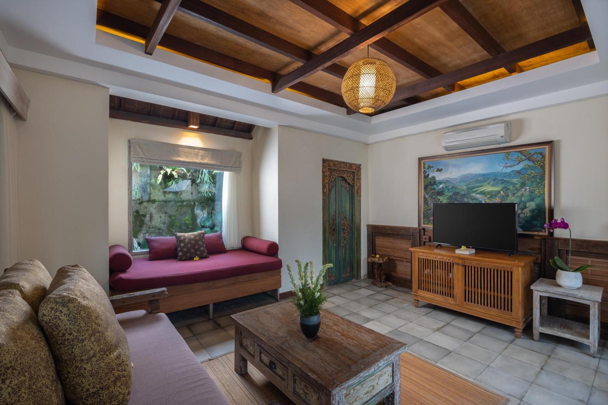Wooden One-Bedroom Pool Villa with Living Room