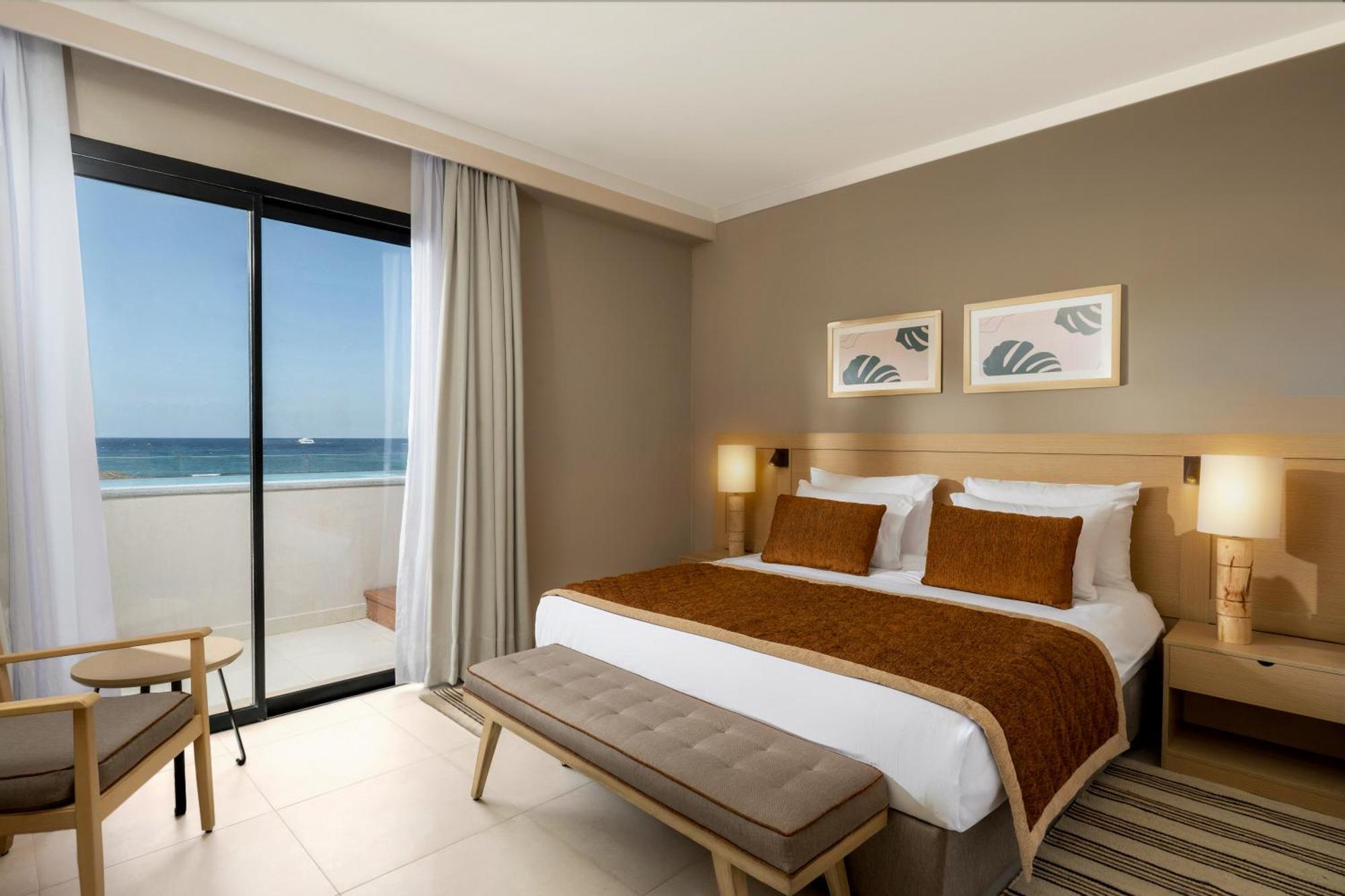 Executive Suite Queen Sea View