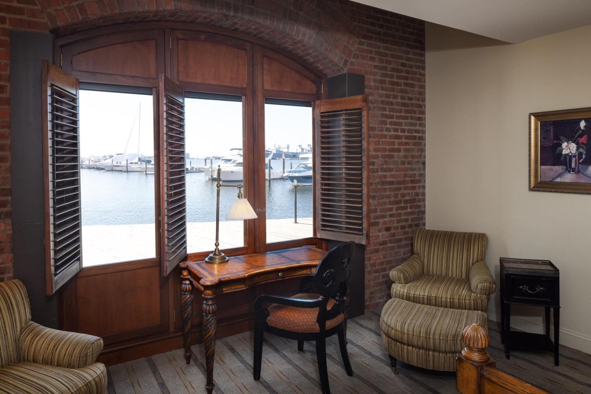 1 King Bed, Harbor View