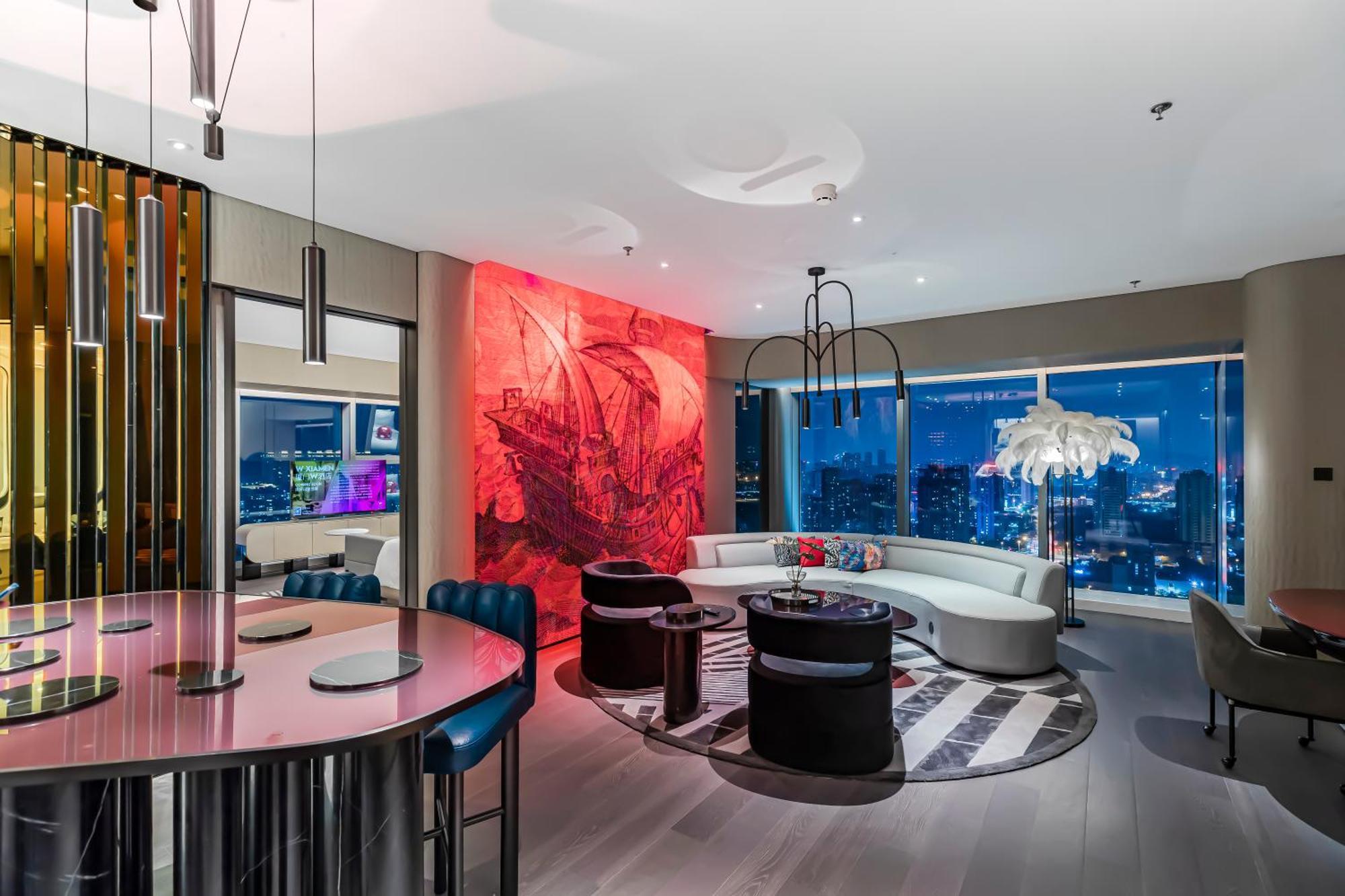 Cool Corner Suite(Free Mini-bar Drinks)