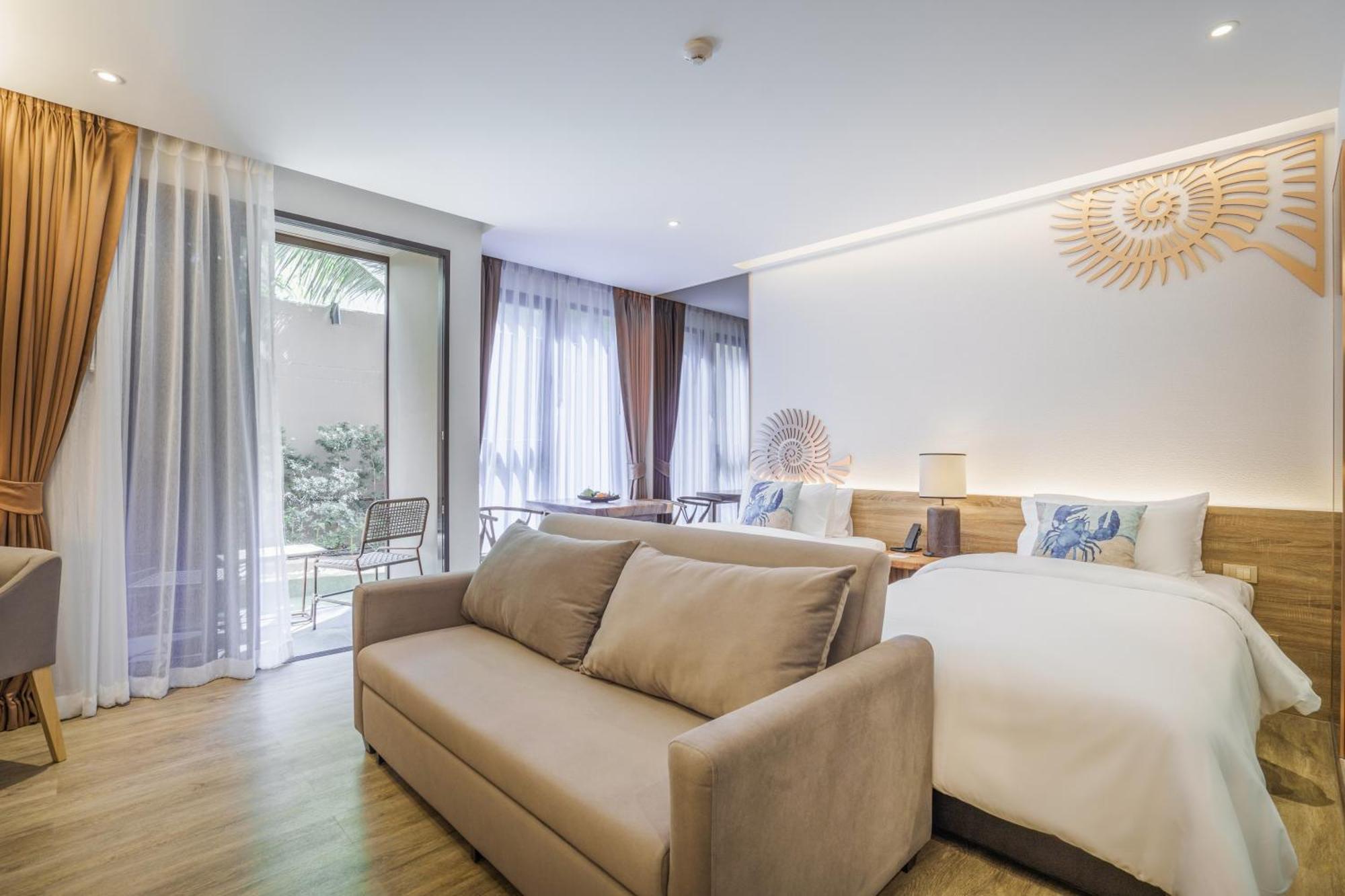 Deluxe Twin Room with Pool Access