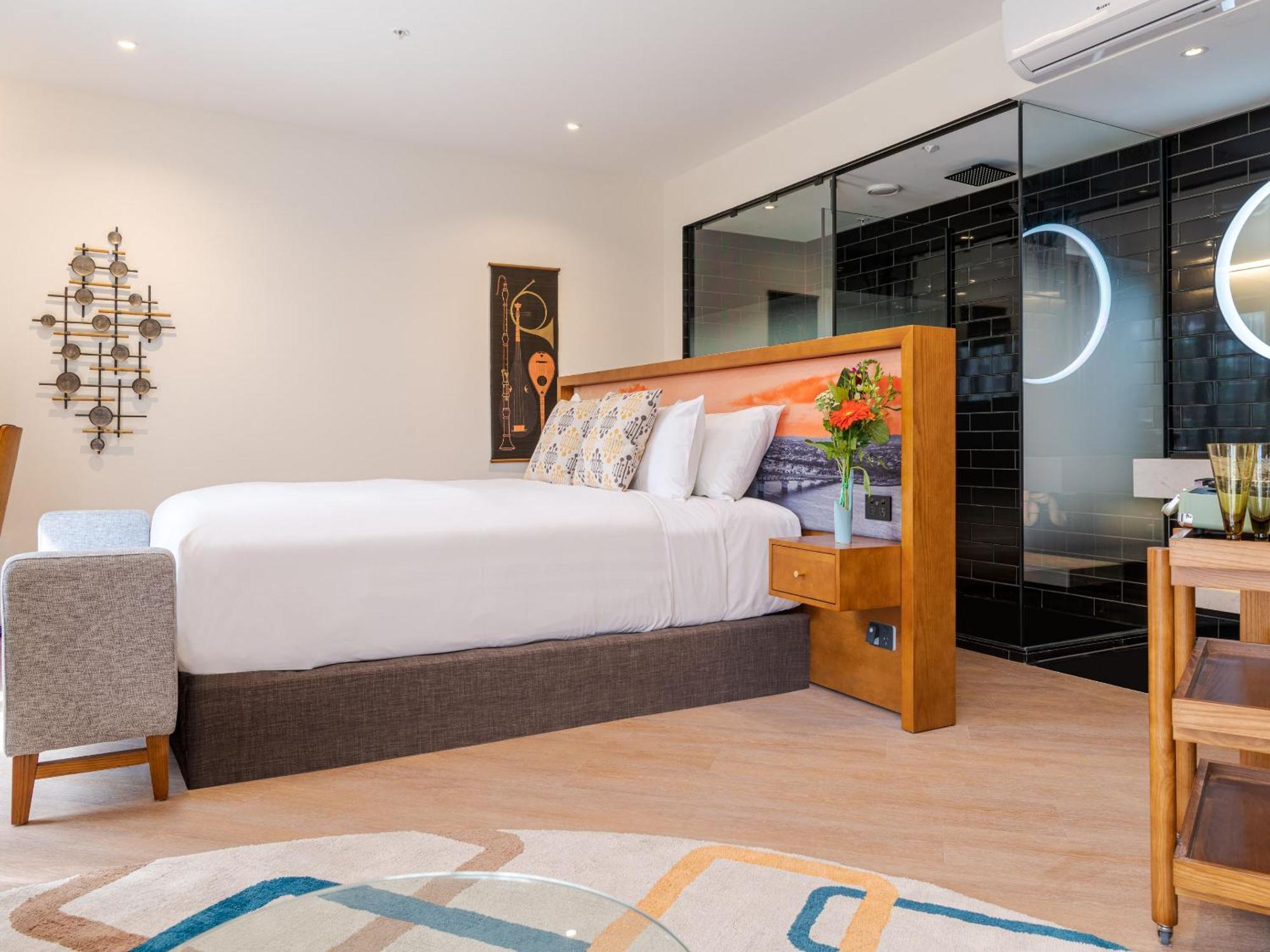 Superior King Room