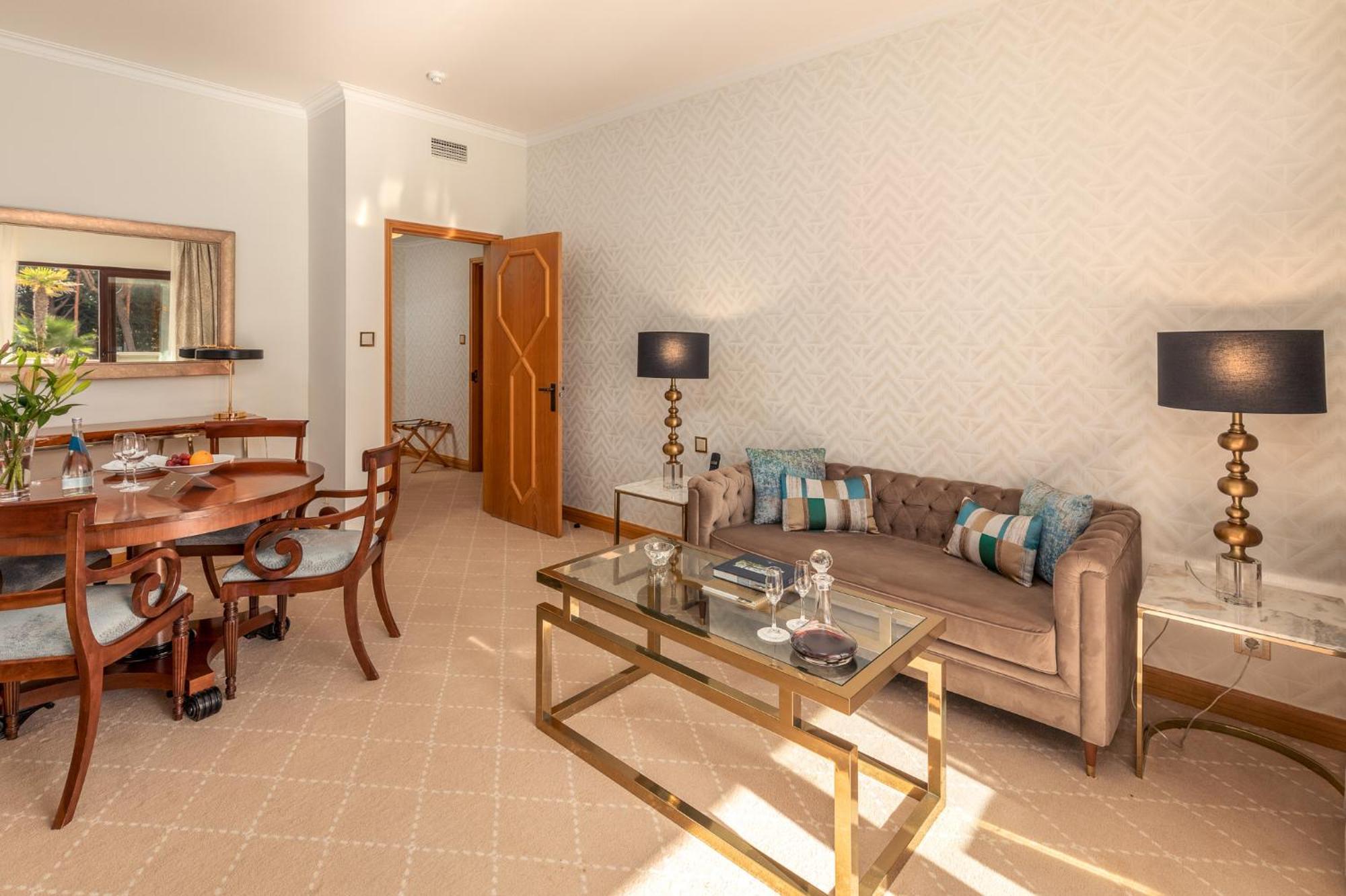 Suite with Garden View