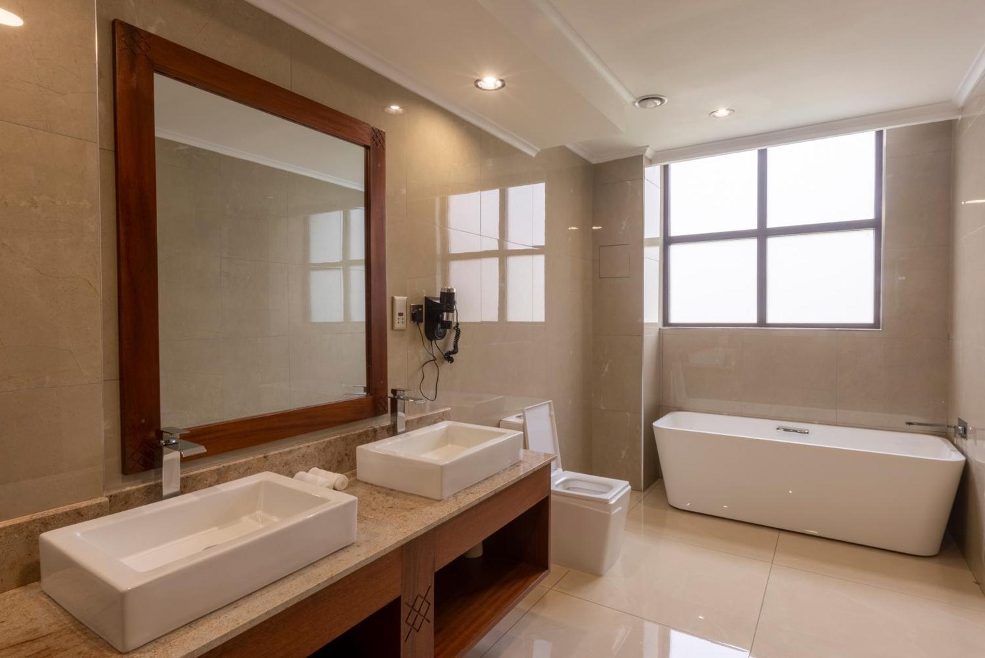 Standard Queen Room
