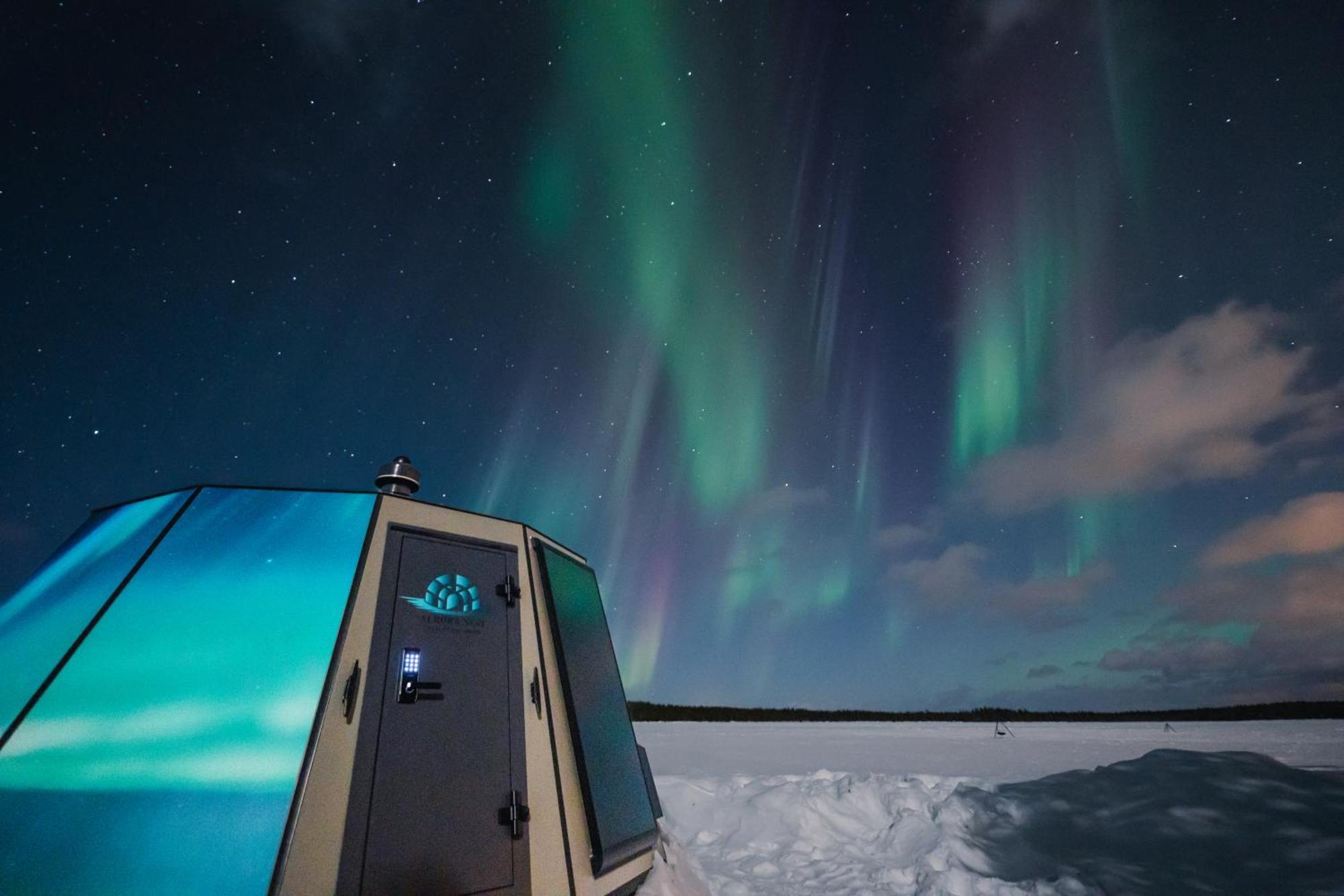 Aurora Glass Igloo
