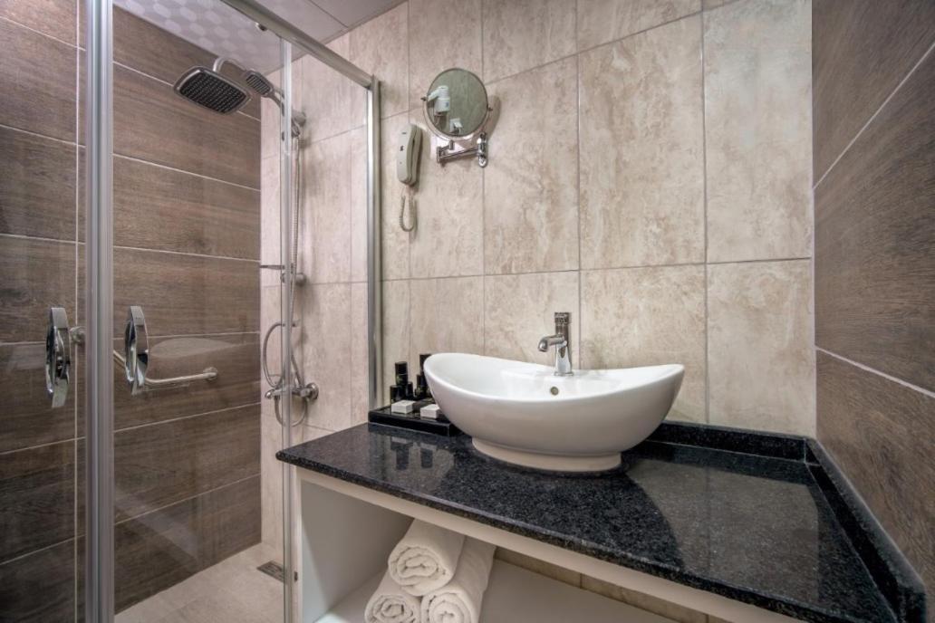 One Bedroom Family Room,1606046913:JPEG