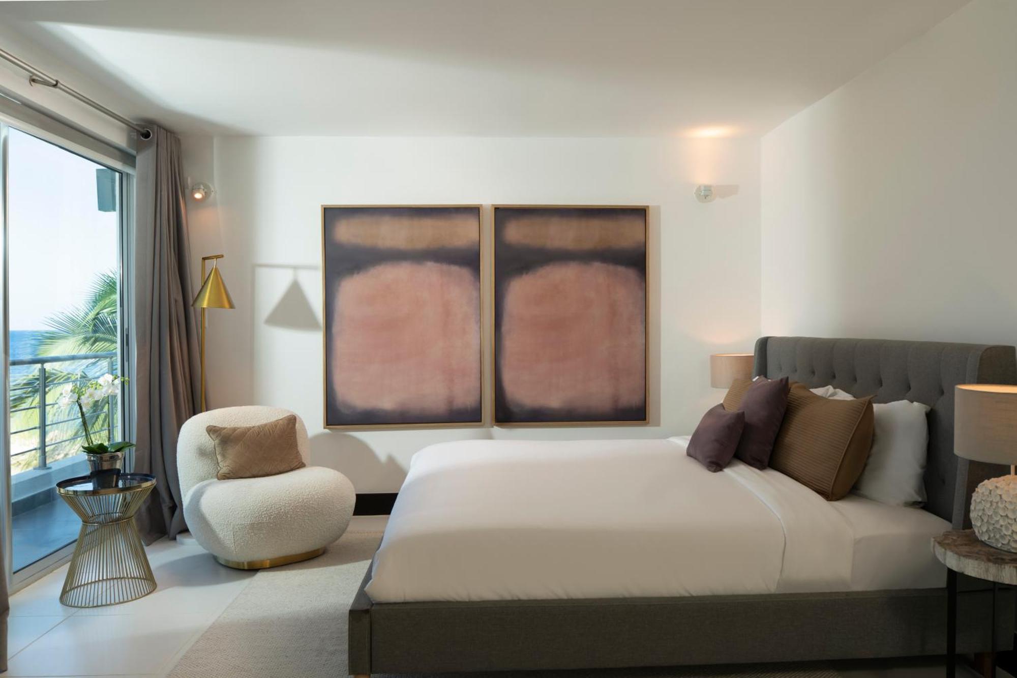 Four-Bedroom Penthouse Suite - Oceanfront/Bi-Level with Rooftop