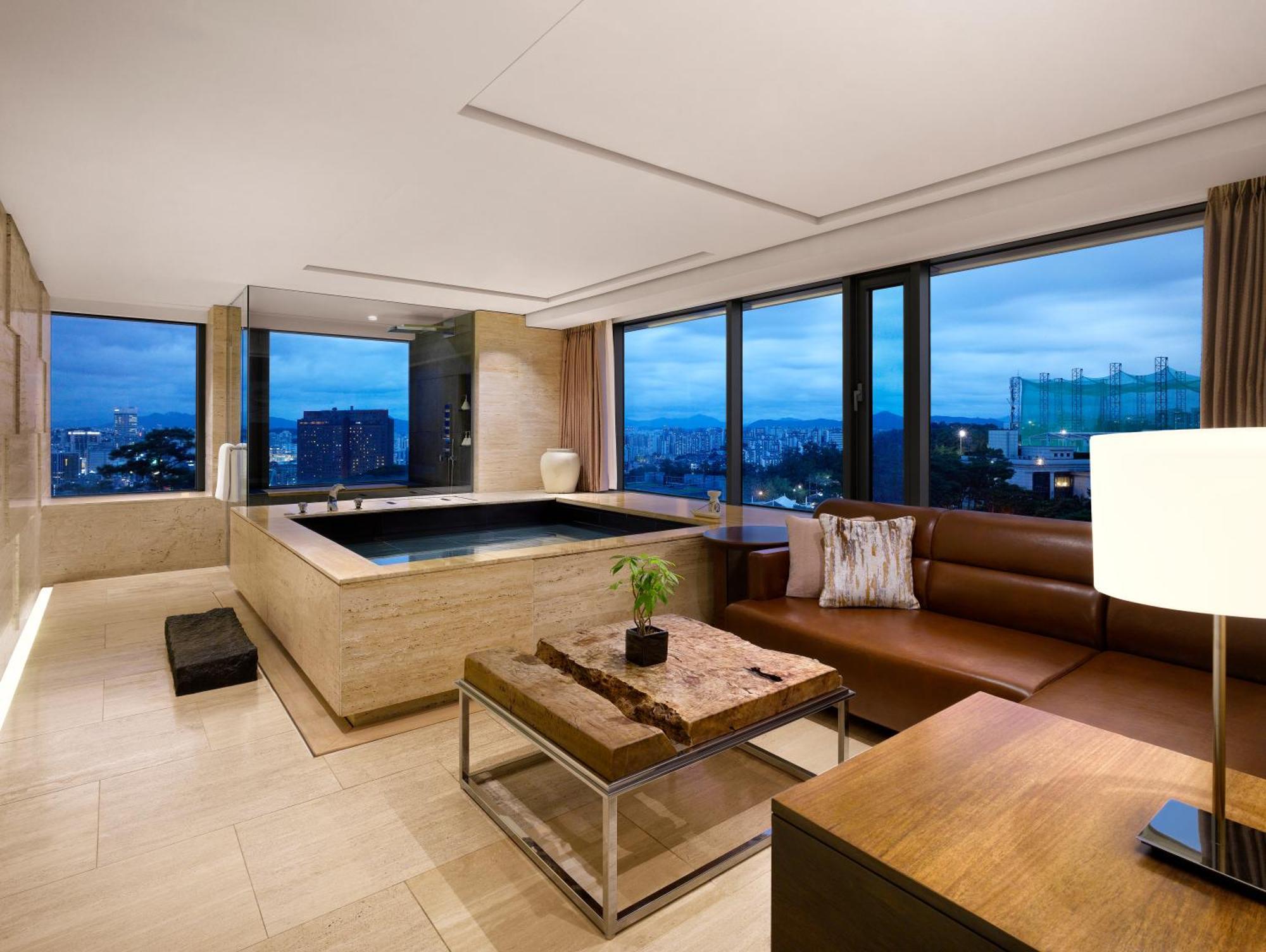 Premier Pool Suite - The Green Leaves of Summer PKG(Breakfast at Granum Dining Lounge, Indoor&Outdoor pool access, Fitness access for 2 people included)