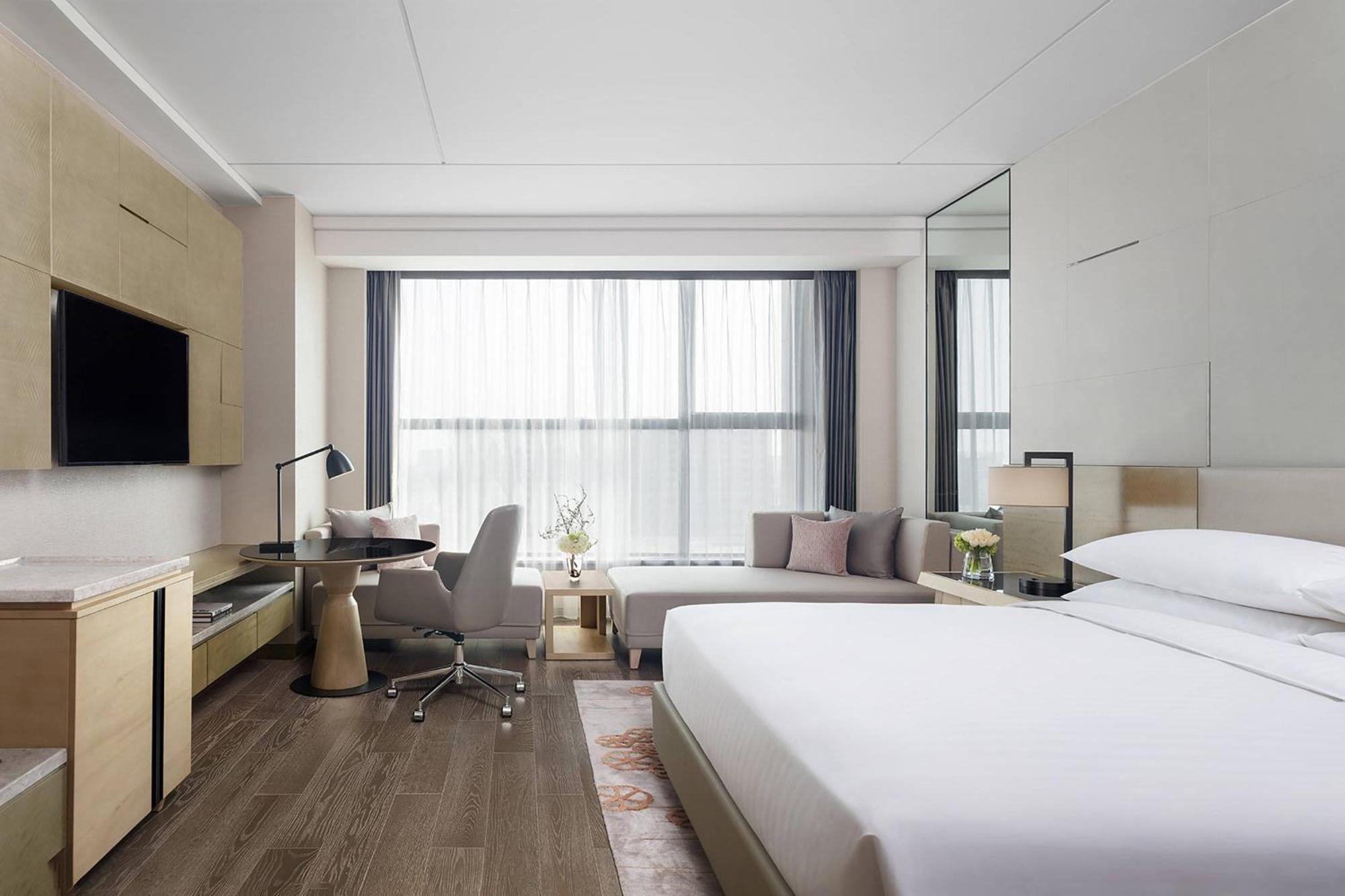 Executive King Room,1705038010:JPEG