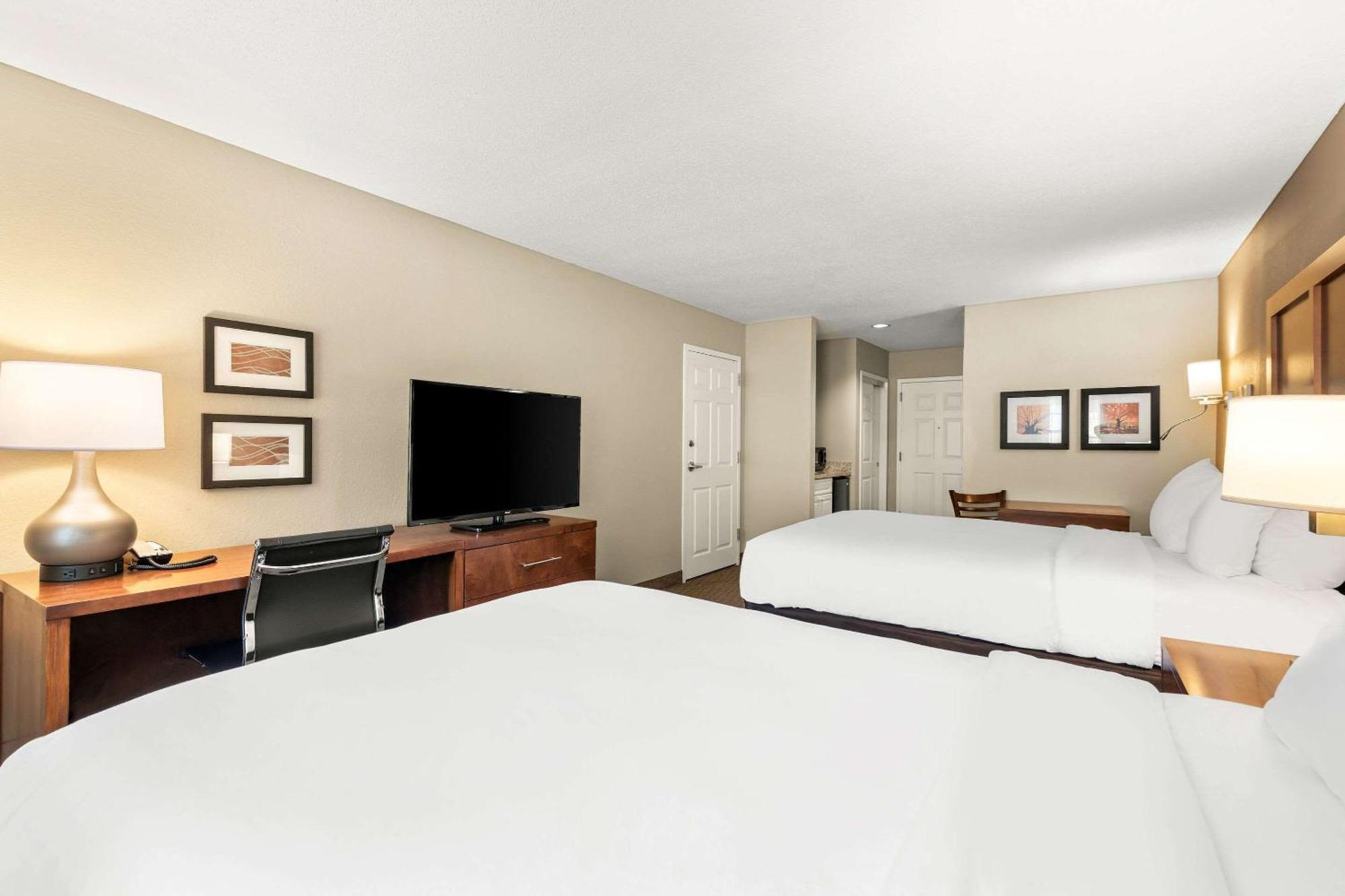 Standard Double Room with Two Double Beds - Non-Smoking