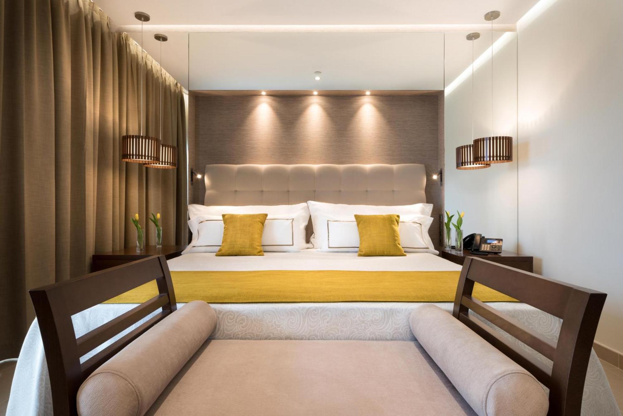 Senior Suite Premium